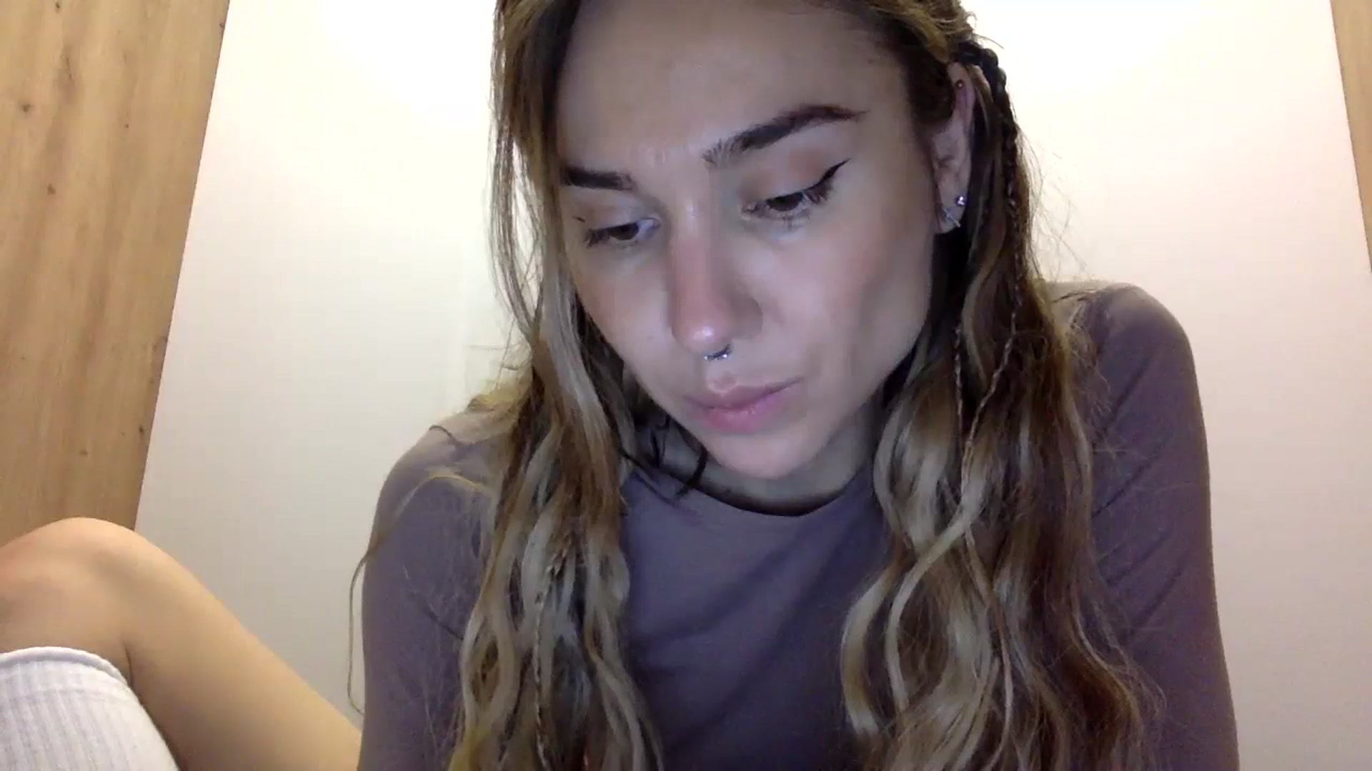 Gallery image thumbnail from KiraLovensee's myfreecams stream on, 11/02/2023, 10:02 image 16 of 20