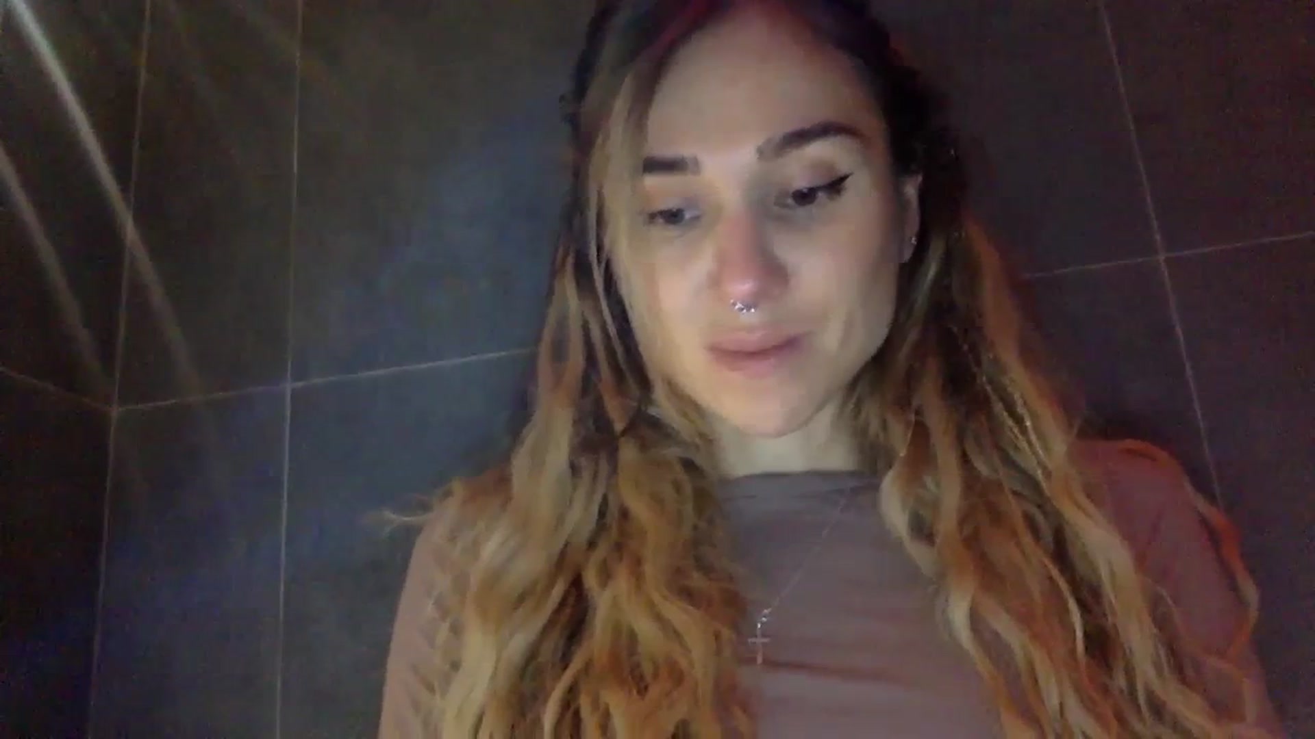 Gallery image thumbnail from KiraLovensee's myfreecams stream on, 11/03/2023, 08:00 image 2 of 20