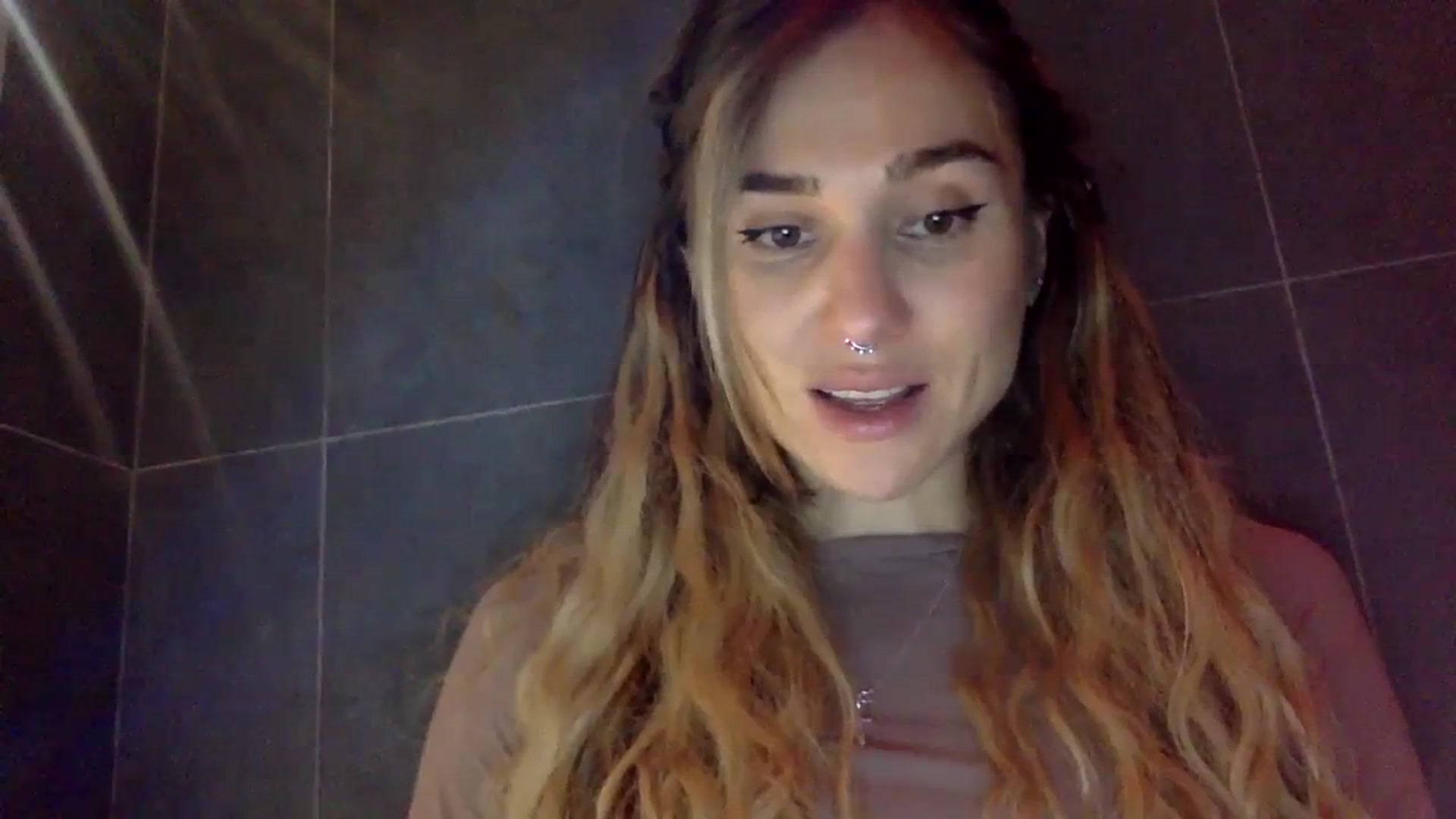 Gallery image thumbnail from KiraLovensee's myfreecams stream on, 11/03/2023, 08:00 image 17 of 20