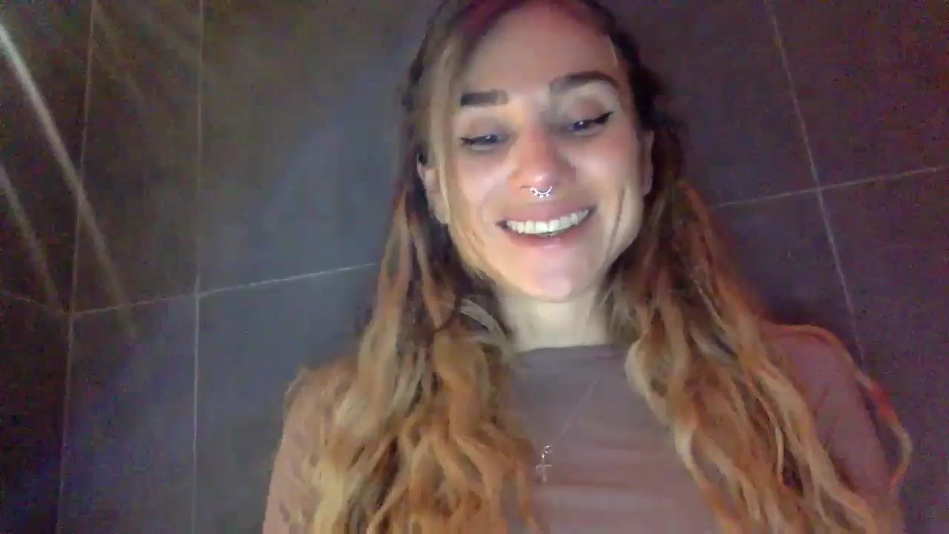 Gallery image thumbnail from KiraLovensee's myfreecams stream on, 11/03/2023, 08:00 image 9 of 20