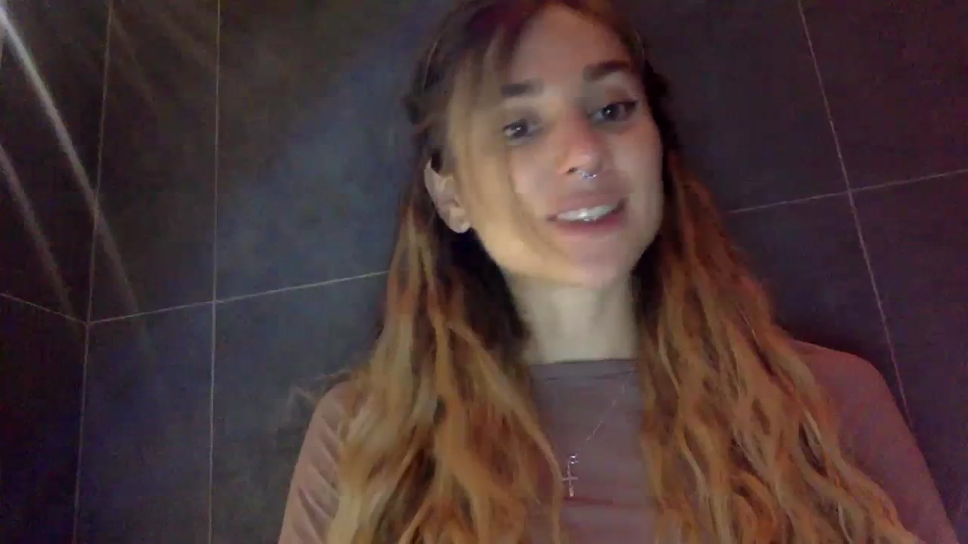 Gallery image thumbnail from KiraLovensee's myfreecams stream on, 11/03/2023, 08:00 image 14 of 20