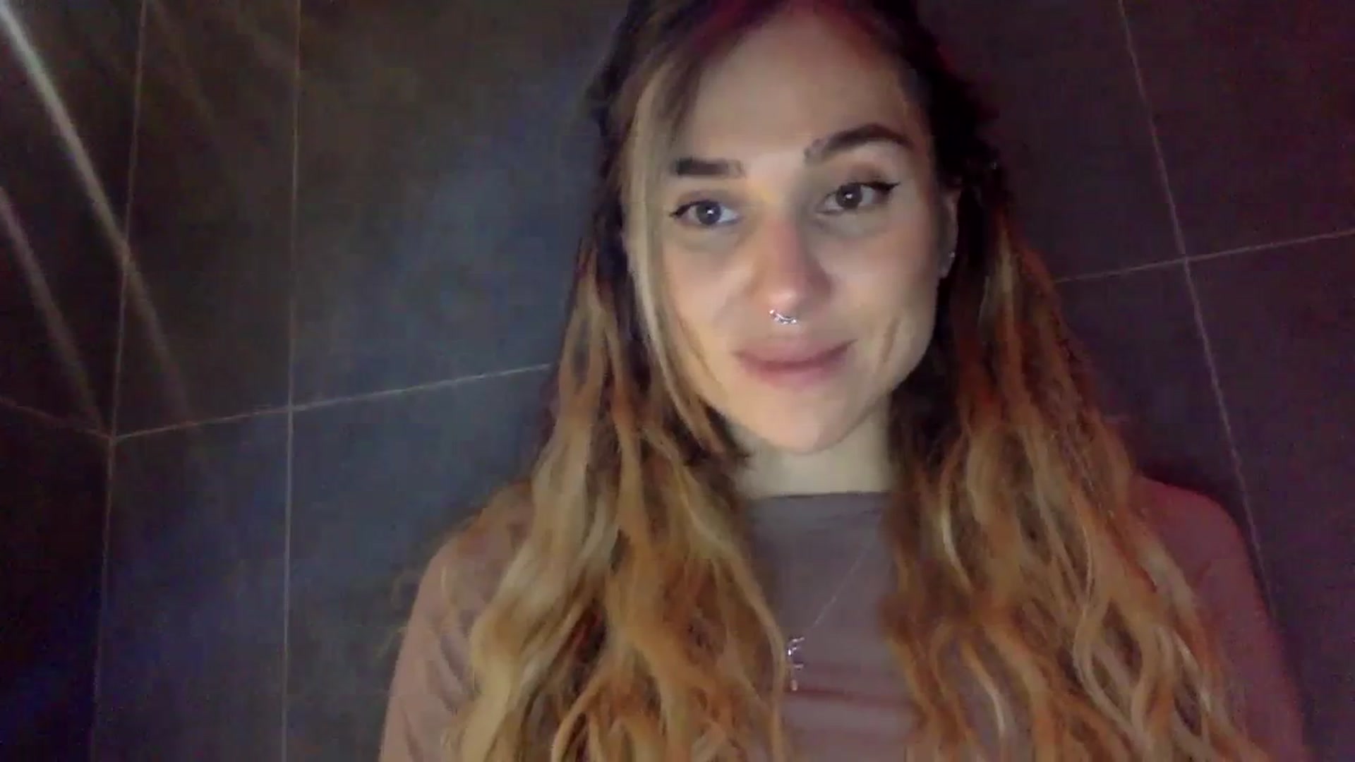 Gallery image thumbnail from KiraLovensee's myfreecams stream on, 11/03/2023, 08:00 image 18 of 20
