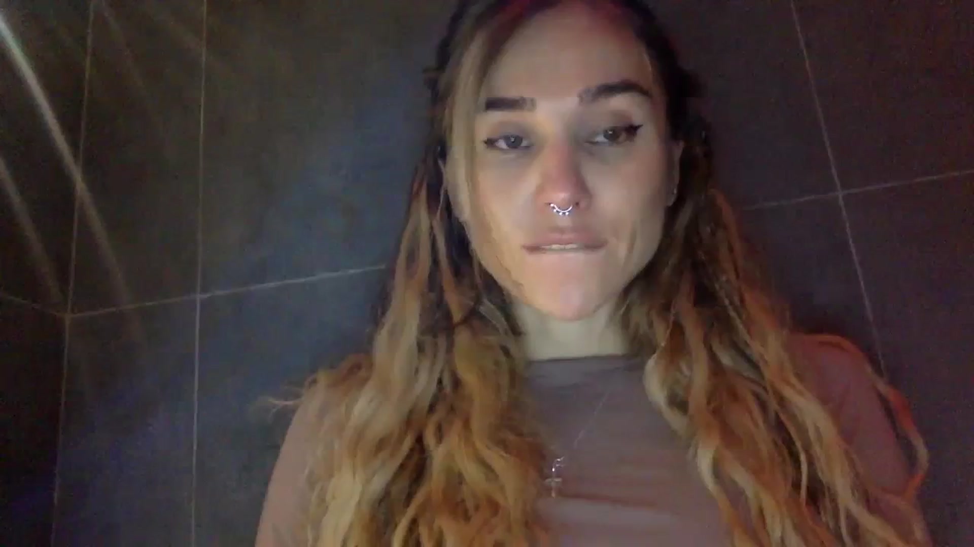 Gallery image thumbnail from KiraLovensee's myfreecams stream on, 11/03/2023, 08:00 image 3 of 20
