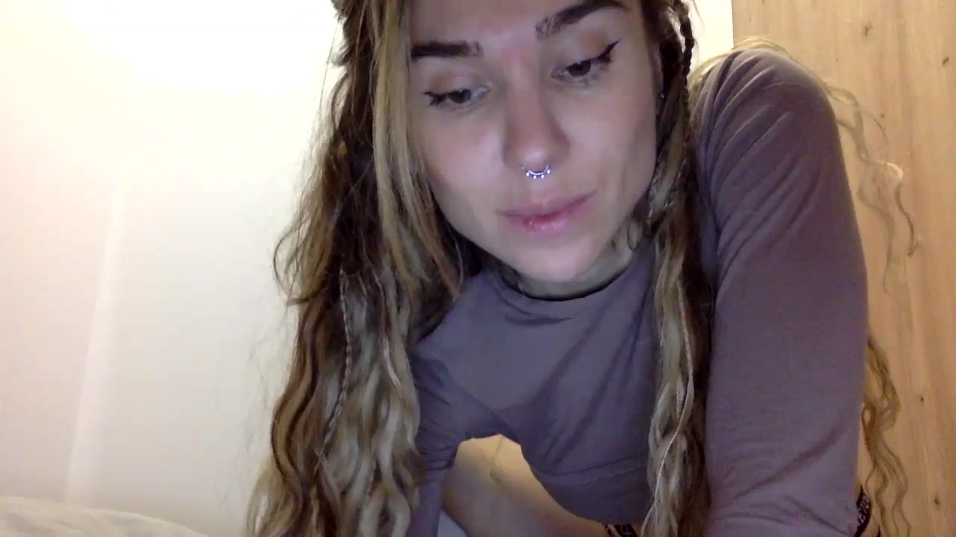 Gallery image thumbnail from KiraLovensee's myfreecams stream on, 11/03/2023, 10:01 image 6 of 20