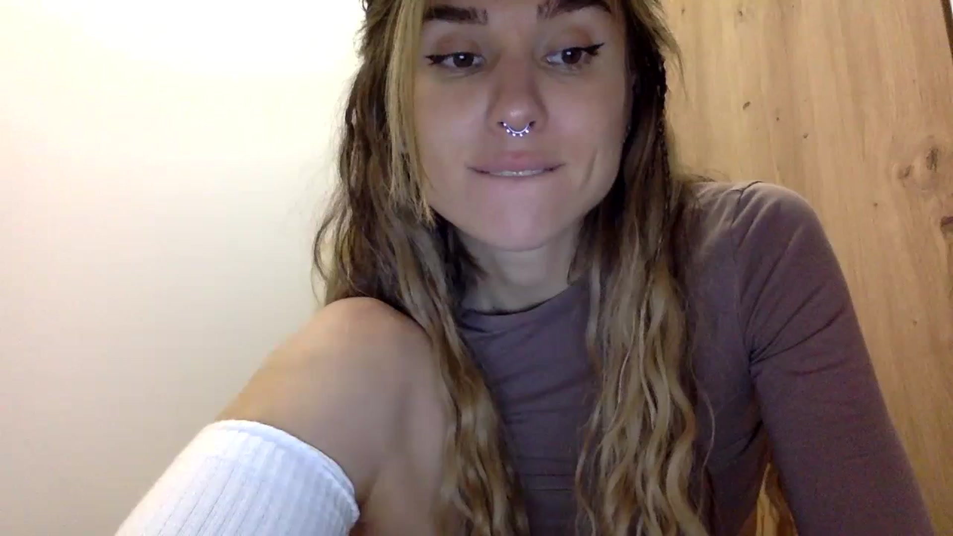 Gallery image thumbnail from KiraLovensee's myfreecams stream on, 11/03/2023, 10:33 image 8 of 20