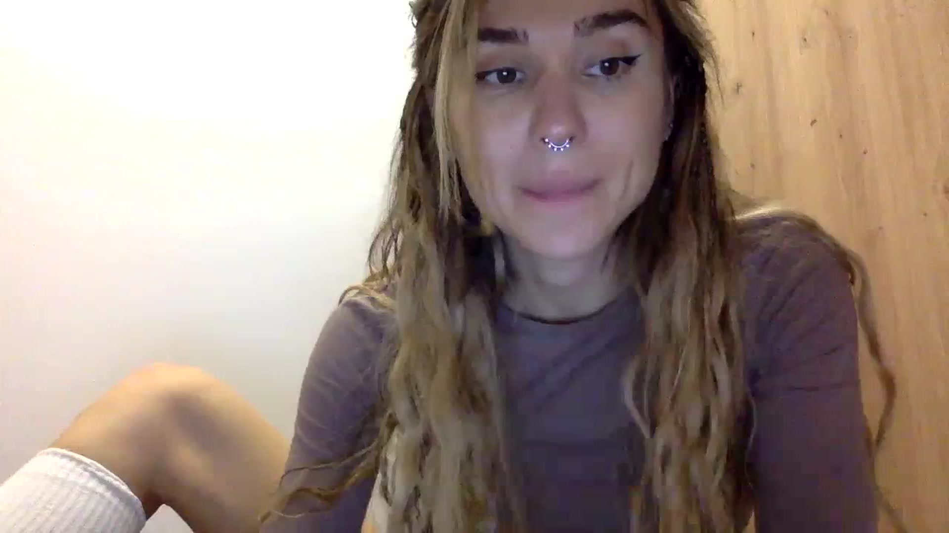 Gallery image thumbnail from KiraLovensee's myfreecams stream on, 11/03/2023, 10:33 image 16 of 20