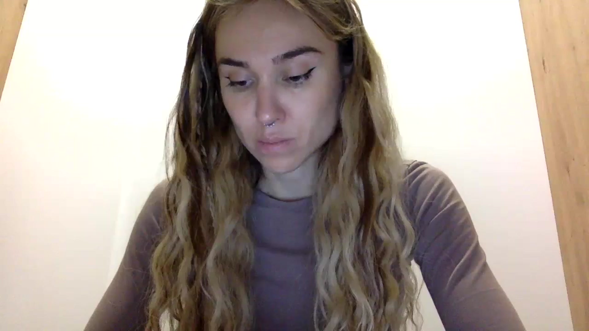 Gallery image thumbnail from KiraLovensee's myfreecams stream on, 11/03/2023, 11:27 image 6 of 20