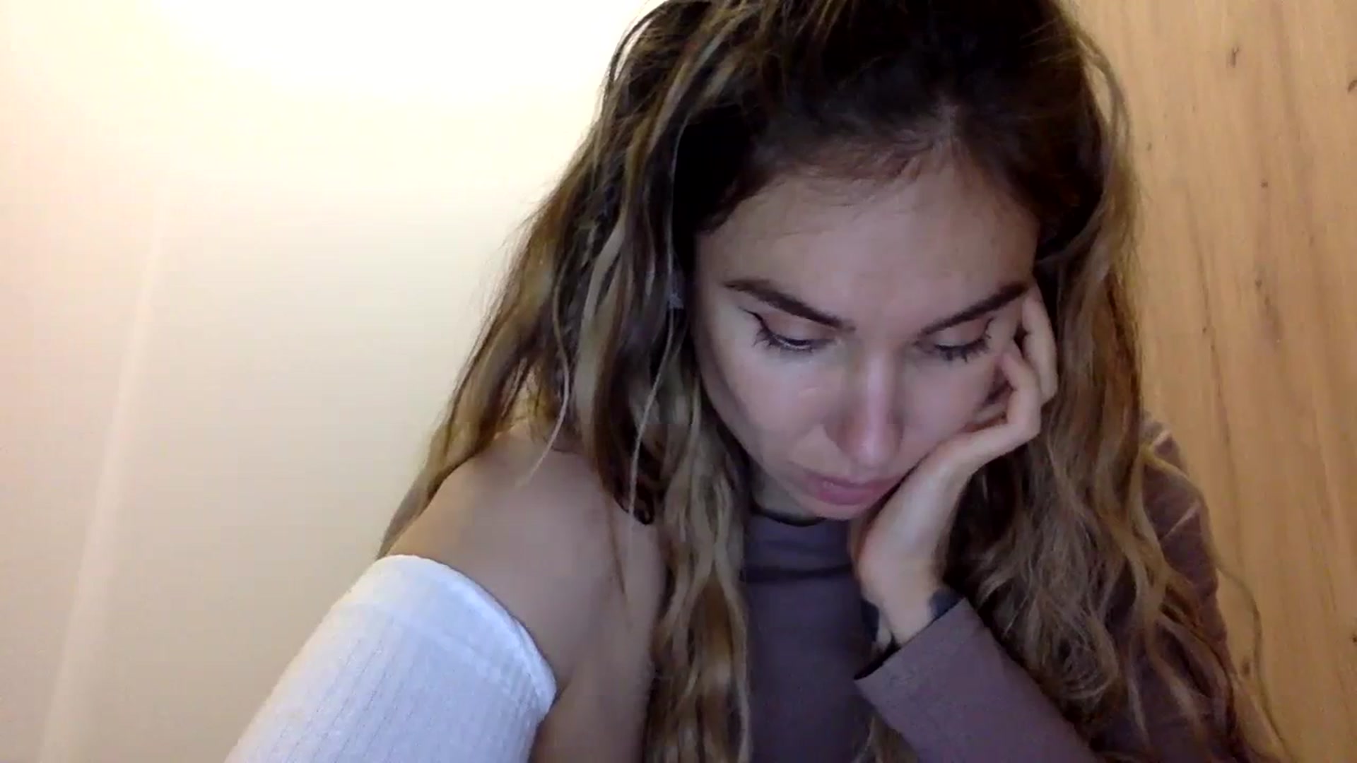 Gallery image thumbnail from KiraLovensee's myfreecams stream on, 11/03/2023, 11:27 image 11 of 20