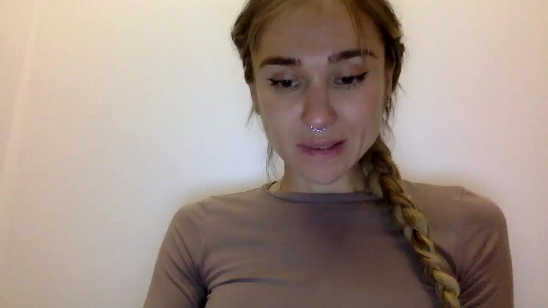 Gallery image thumbnail from KiraLovensee's myfreecams stream on, 11/03/2023, 13:57 image 13 of 20