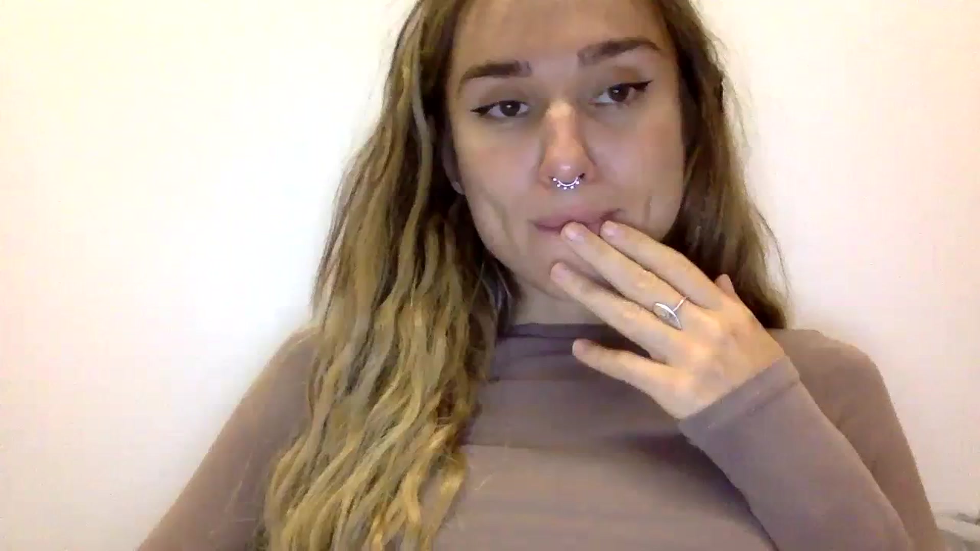 Gallery image thumbnail from KiraLovensee's myfreecams stream on, 11/03/2023, 13:57 image 7 of 20