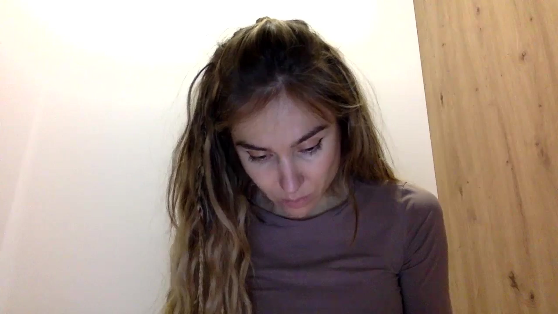 Gallery image thumbnail from KiraLovensee's myfreecams stream on, 11/03/2023, 13:57 image 2 of 20