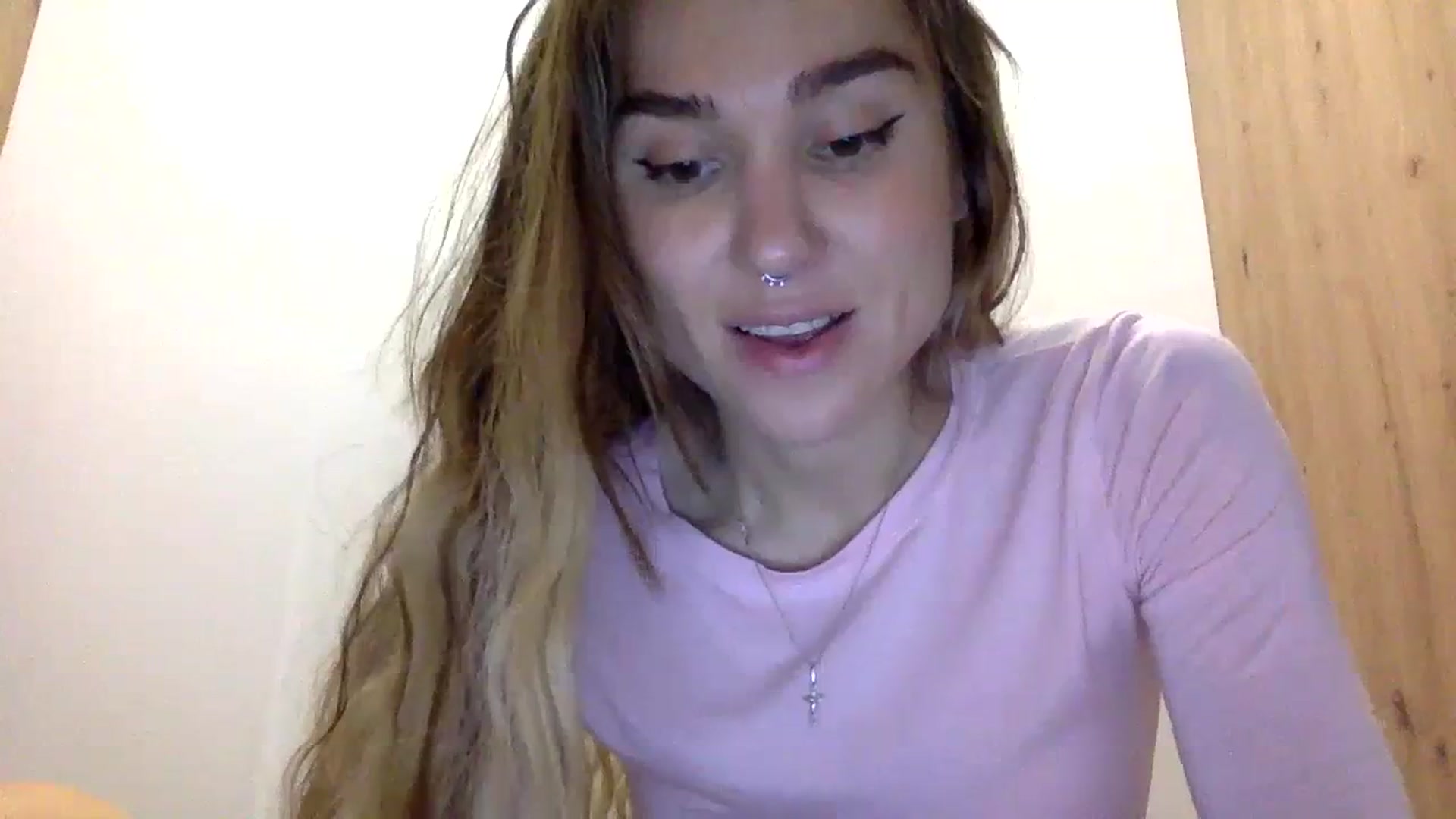 Gallery image thumbnail from KiraLovensee's myfreecams stream on, 11/04/2023, 08:52 image 3 of 20