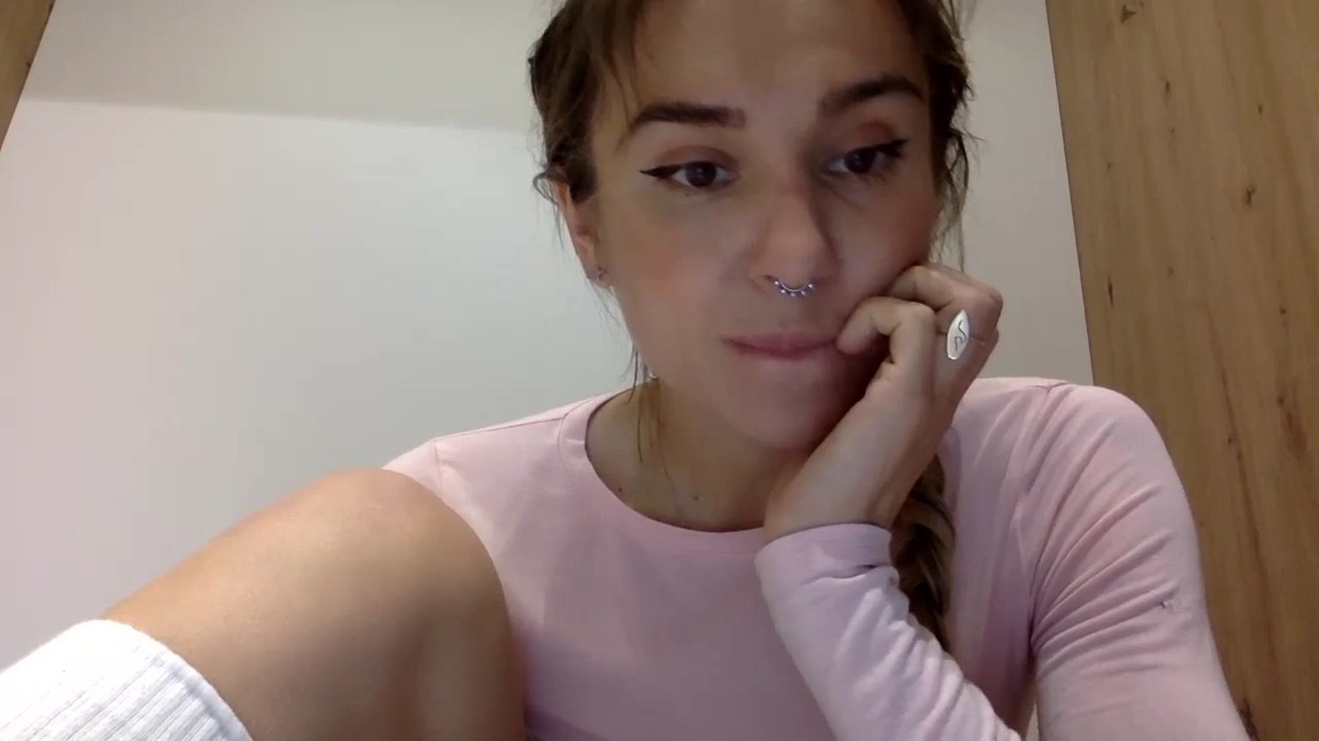 Gallery image thumbnail from KiraLovensee's myfreecams stream on, 11/05/2023, 10:03 image 6 of 20