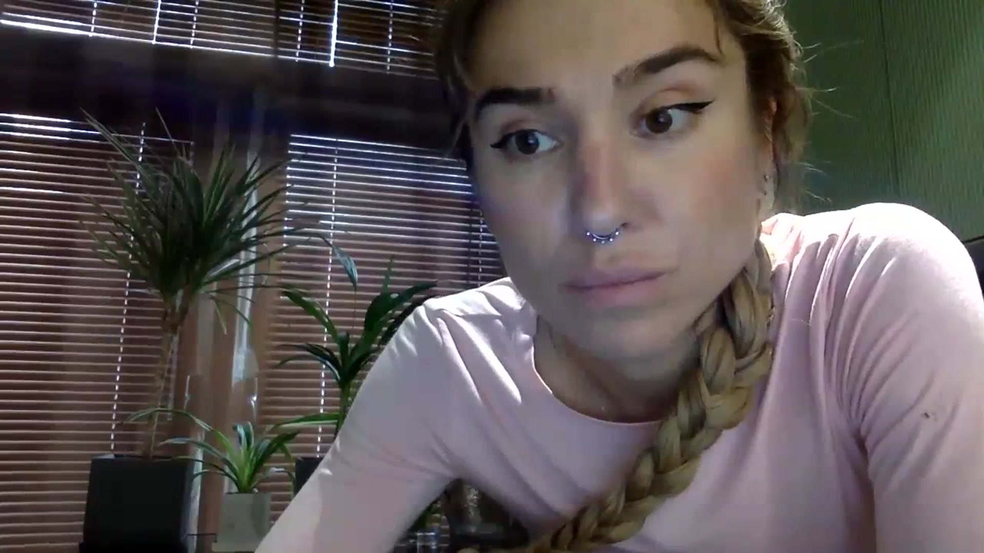 Gallery image thumbnail from KiraLovensee's myfreecams stream on, 11/05/2023, 10:03 image 4 of 20