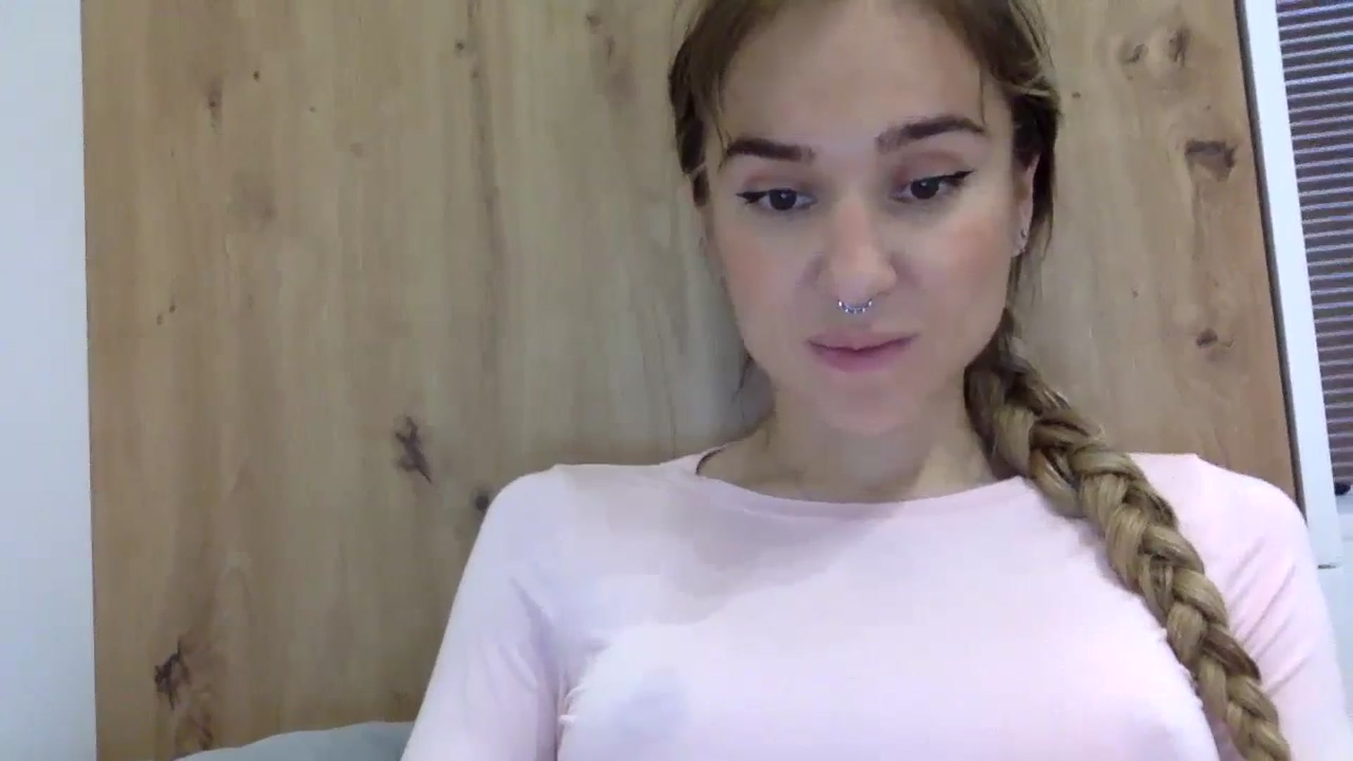 Gallery image thumbnail from KiraLovensee's myfreecams stream on, 11/05/2023, 10:03 image 16 of 20