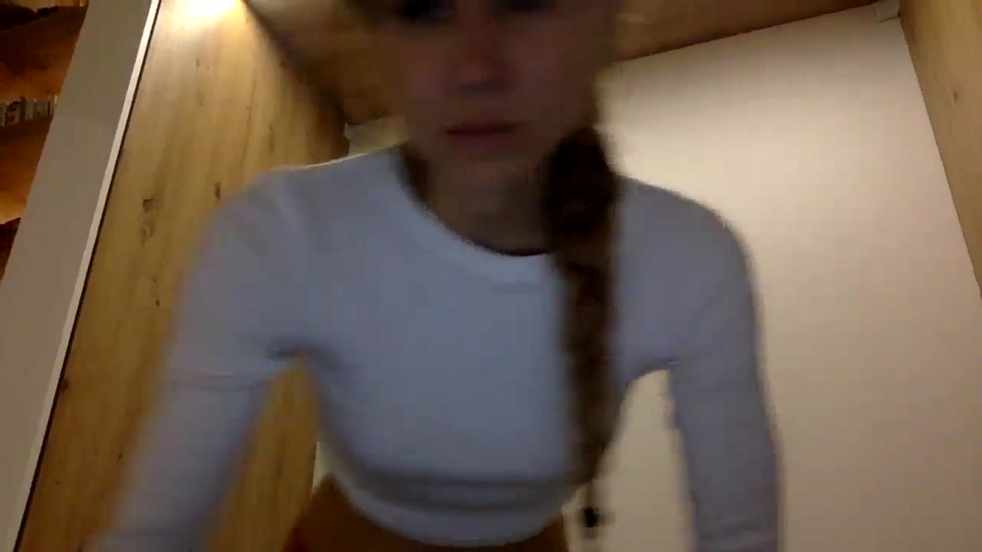 Gallery image thumbnail from KiraLovensee's myfreecams stream on, 11/06/2023, 11:12 image 6 of 20