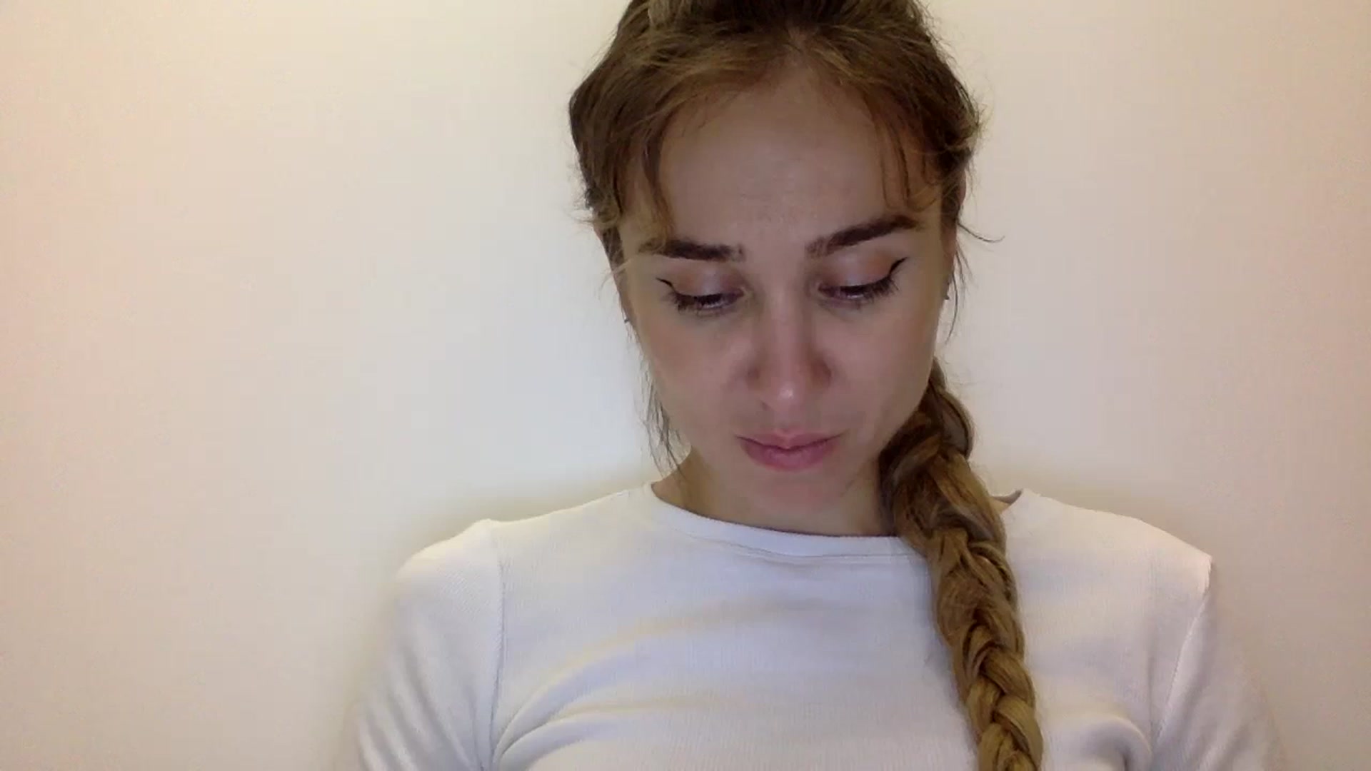 Gallery image thumbnail from KiraLovensee's myfreecams stream on, 11/06/2023, 11:12 image 2 of 20