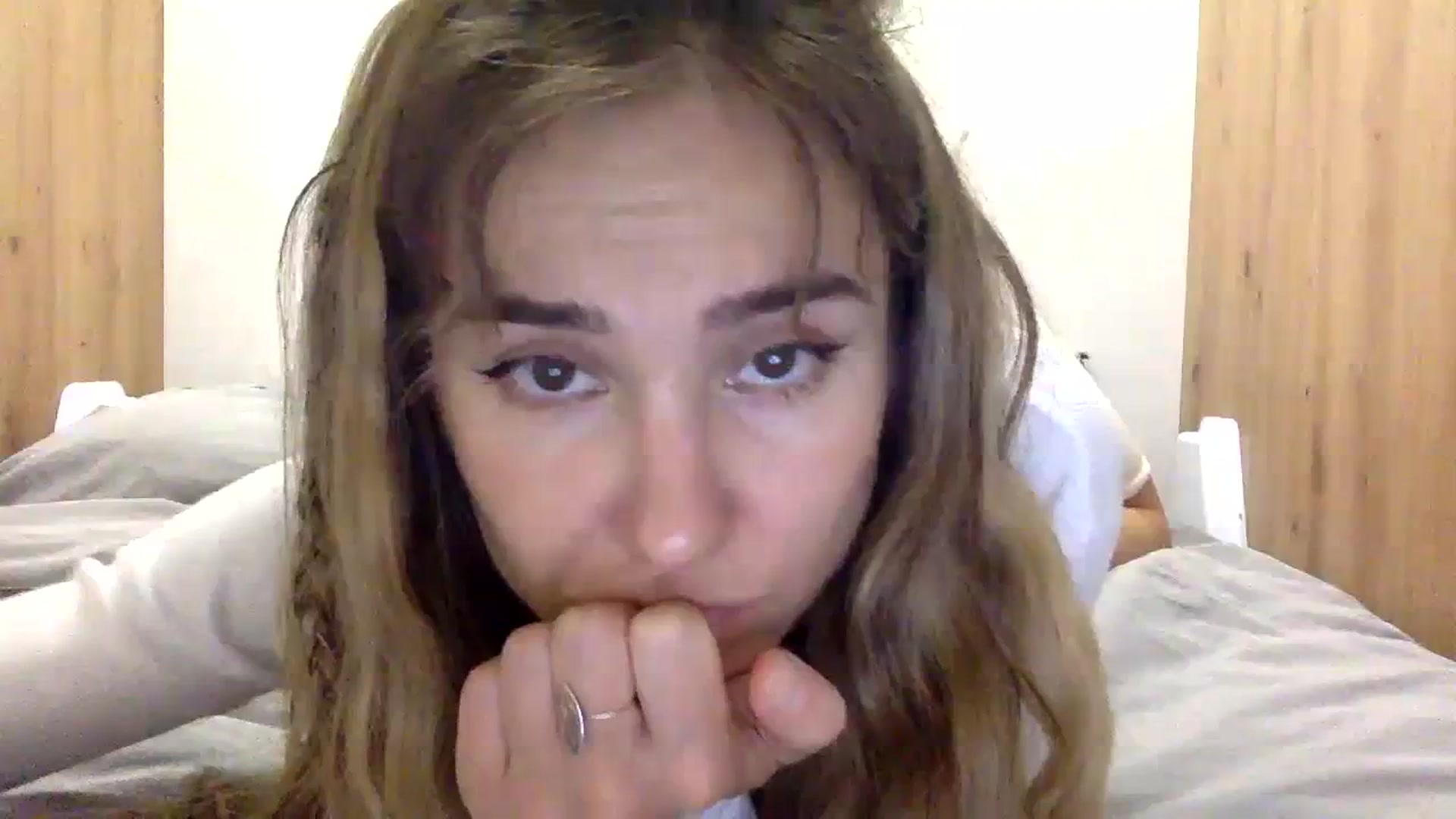 Gallery image thumbnail from KiraLovensee's myfreecams stream on, 11/06/2023, 11:12 image 20 of 20