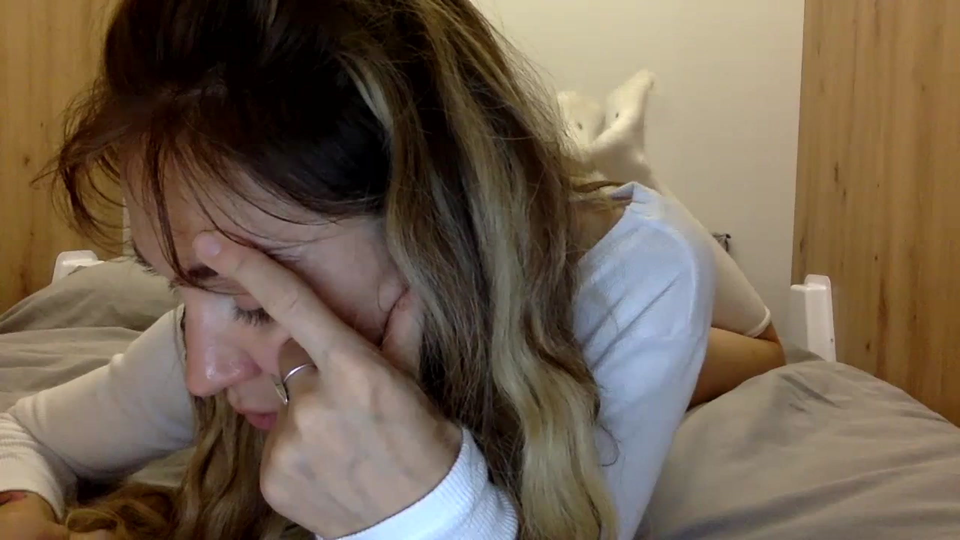 Gallery image thumbnail from KiraLovensee's myfreecams stream on, 11/06/2023, 12:55 image 8 of 20