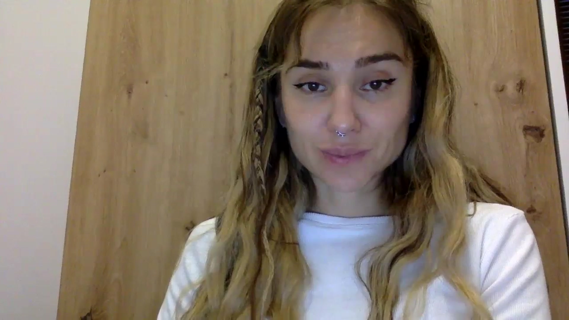 Gallery image thumbnail from KiraLovensee's myfreecams stream on, 11/06/2023, 12:55 image 17 of 20