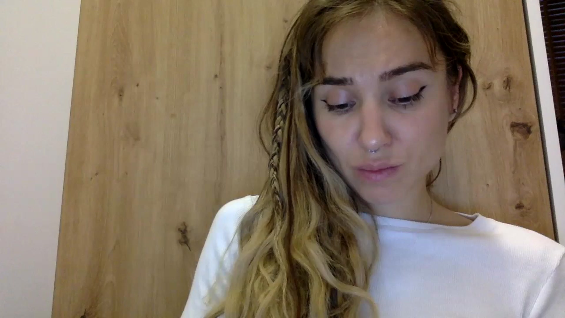 Gallery image thumbnail from KiraLovensee's myfreecams stream on, 11/06/2023, 12:55 image 18 of 20