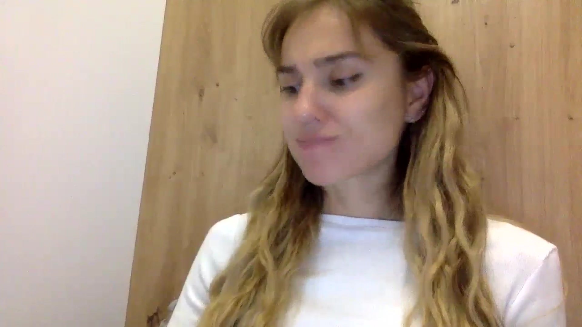 Gallery image thumbnail from KiraLovensee's myfreecams stream on, 11/06/2023, 14:10 image 20 of 20