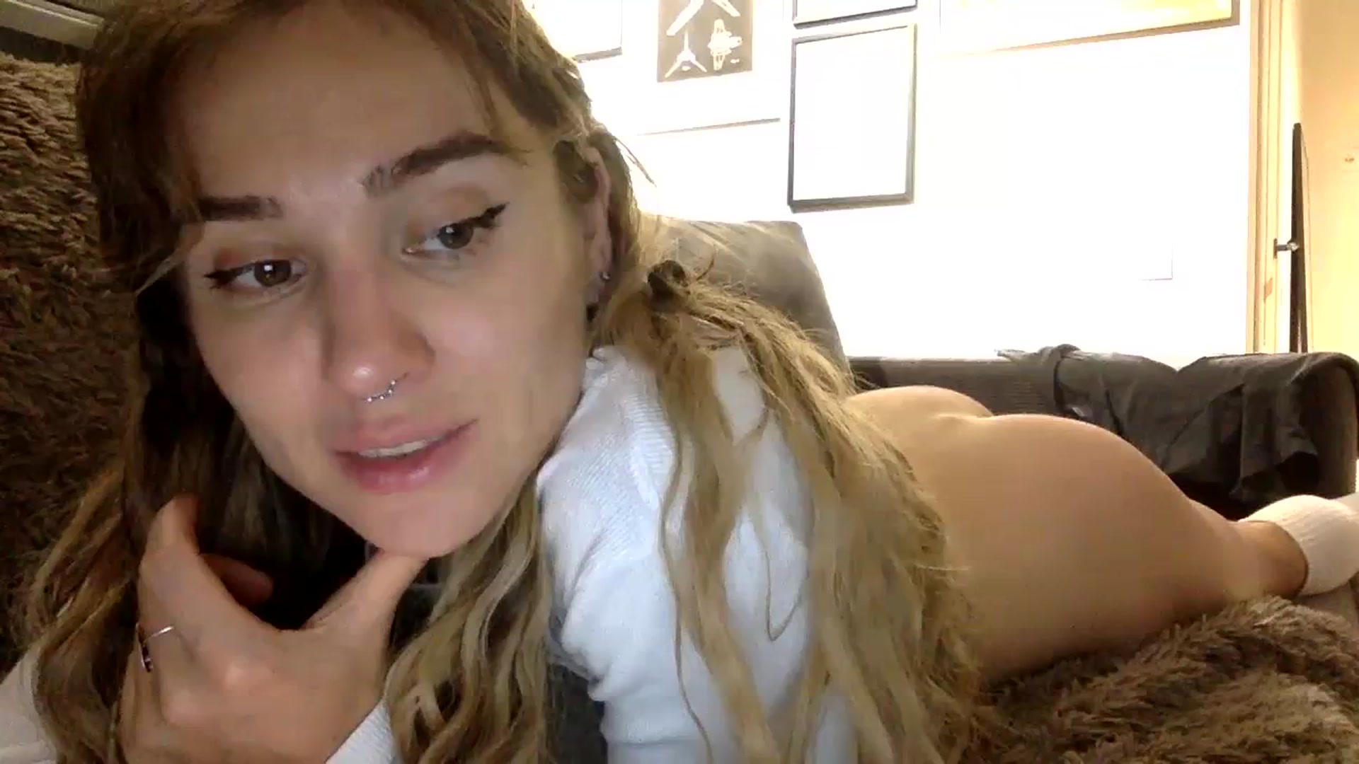 Gallery image thumbnail from KiraLovensee's myfreecams stream on, 11/06/2023, 18:08 image 2 of 20