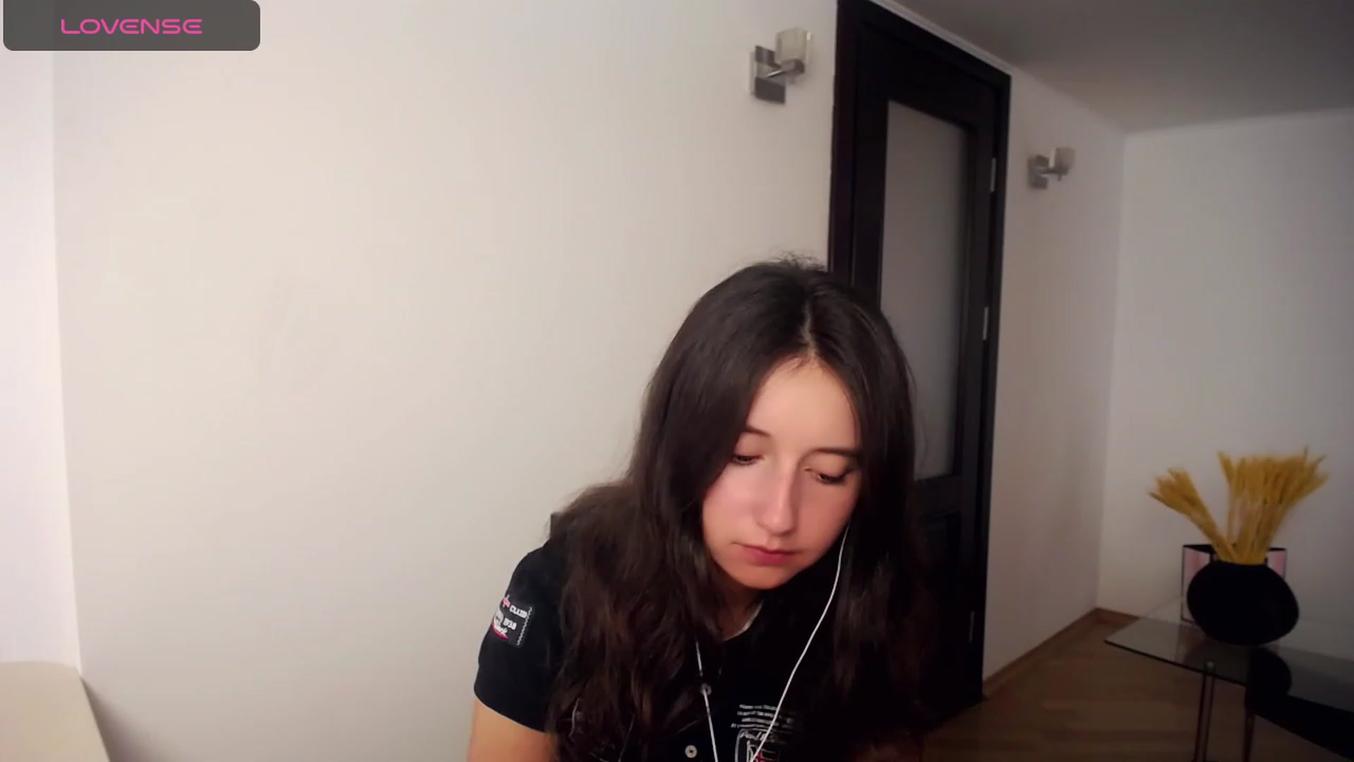 Gallery image thumbnail from KiraSupreme's myfreecams stream on, 09/18/2023, 13:52 image 17 of 20