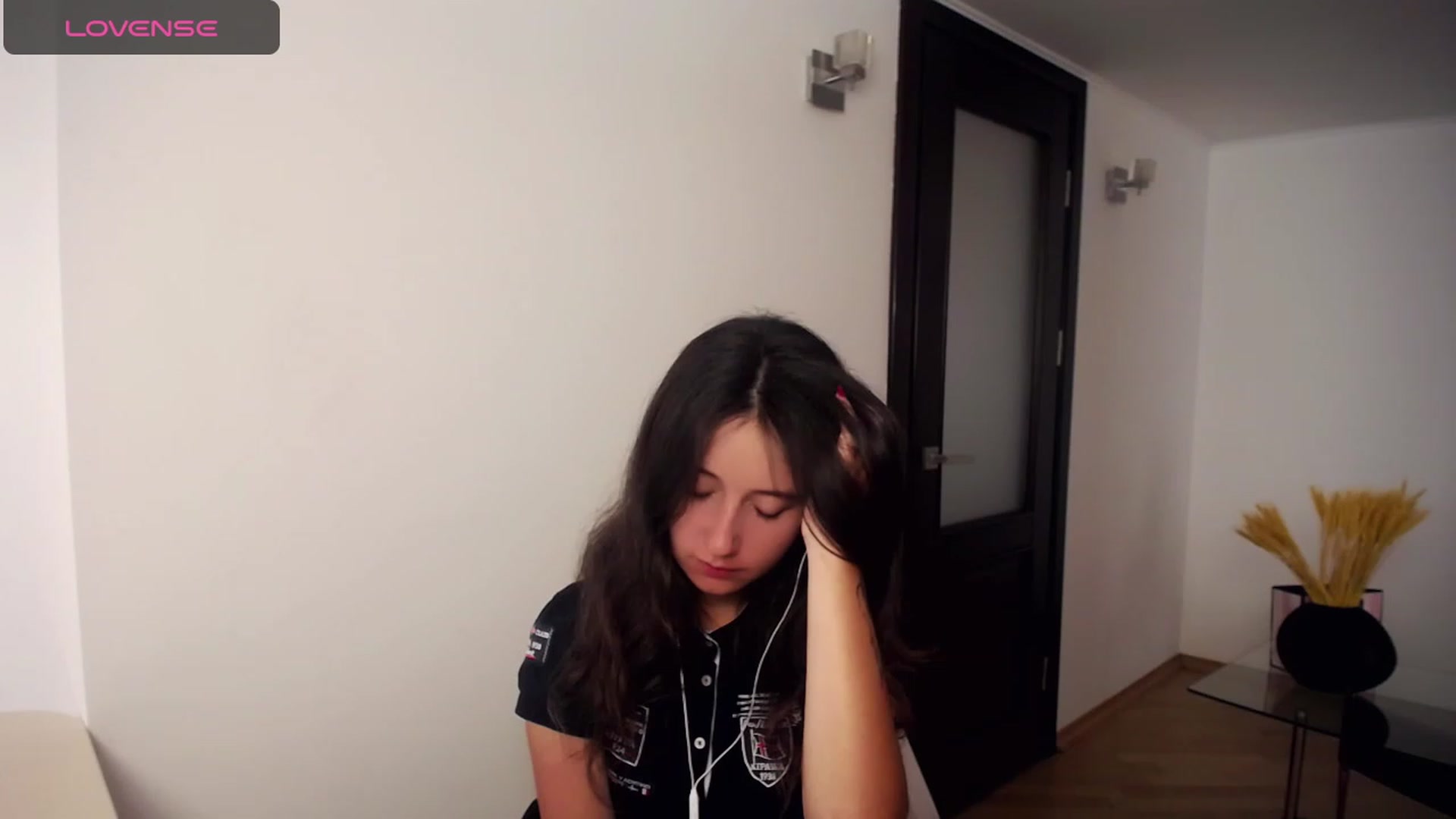 Gallery image thumbnail from KiraSupreme's myfreecams stream on, 09/18/2023, 13:52 image 5 of 20