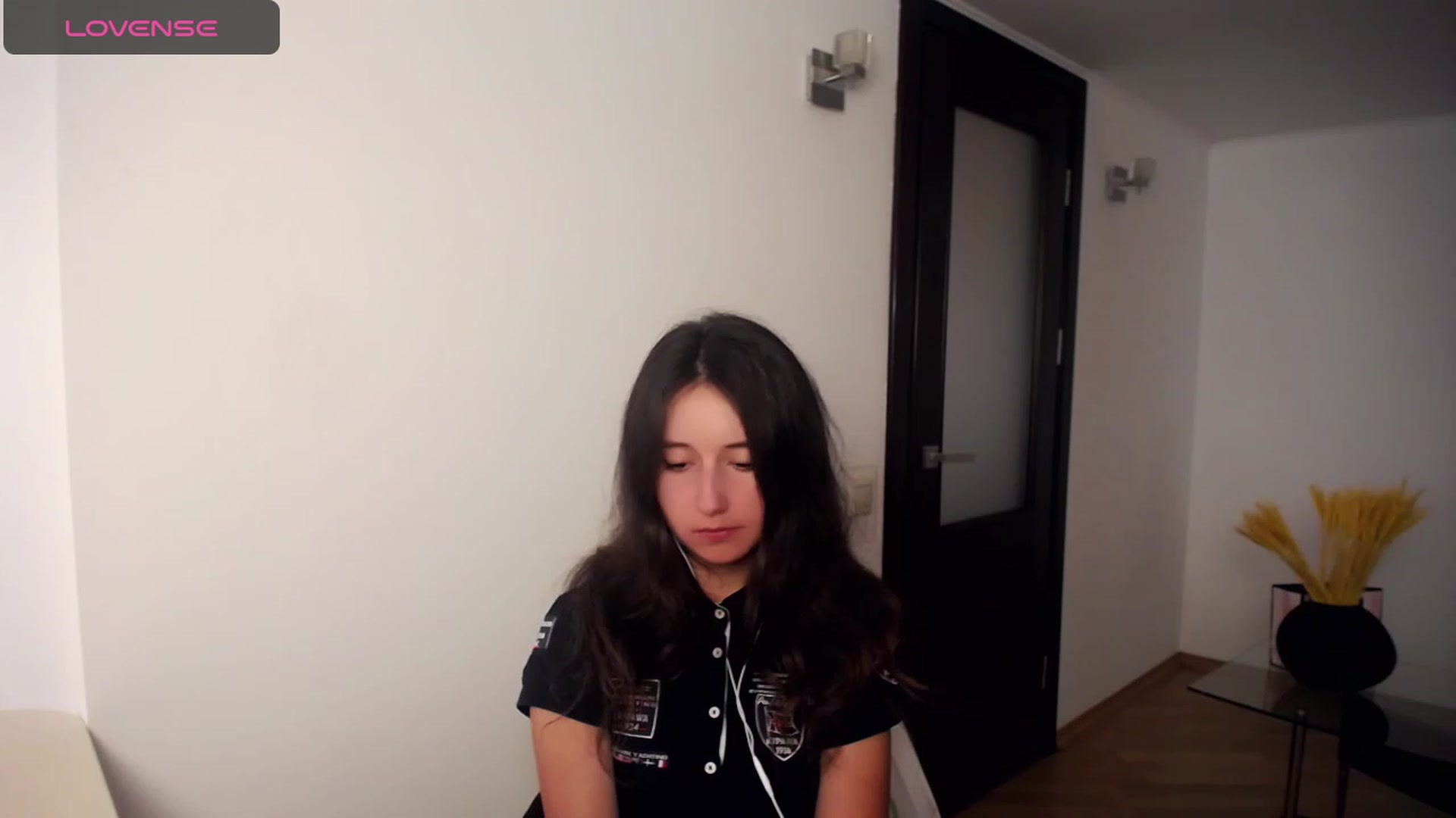 Gallery image thumbnail from KiraSupreme's myfreecams stream on, 09/18/2023, 15:01 image 6 of 20