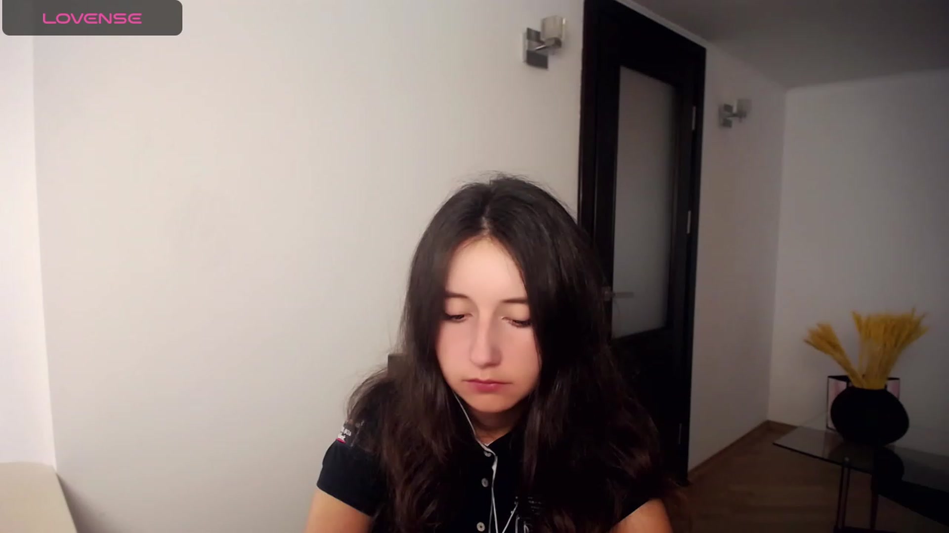 Gallery image thumbnail from KiraSupreme's myfreecams stream on, 09/18/2023, 15:01 image 13 of 20