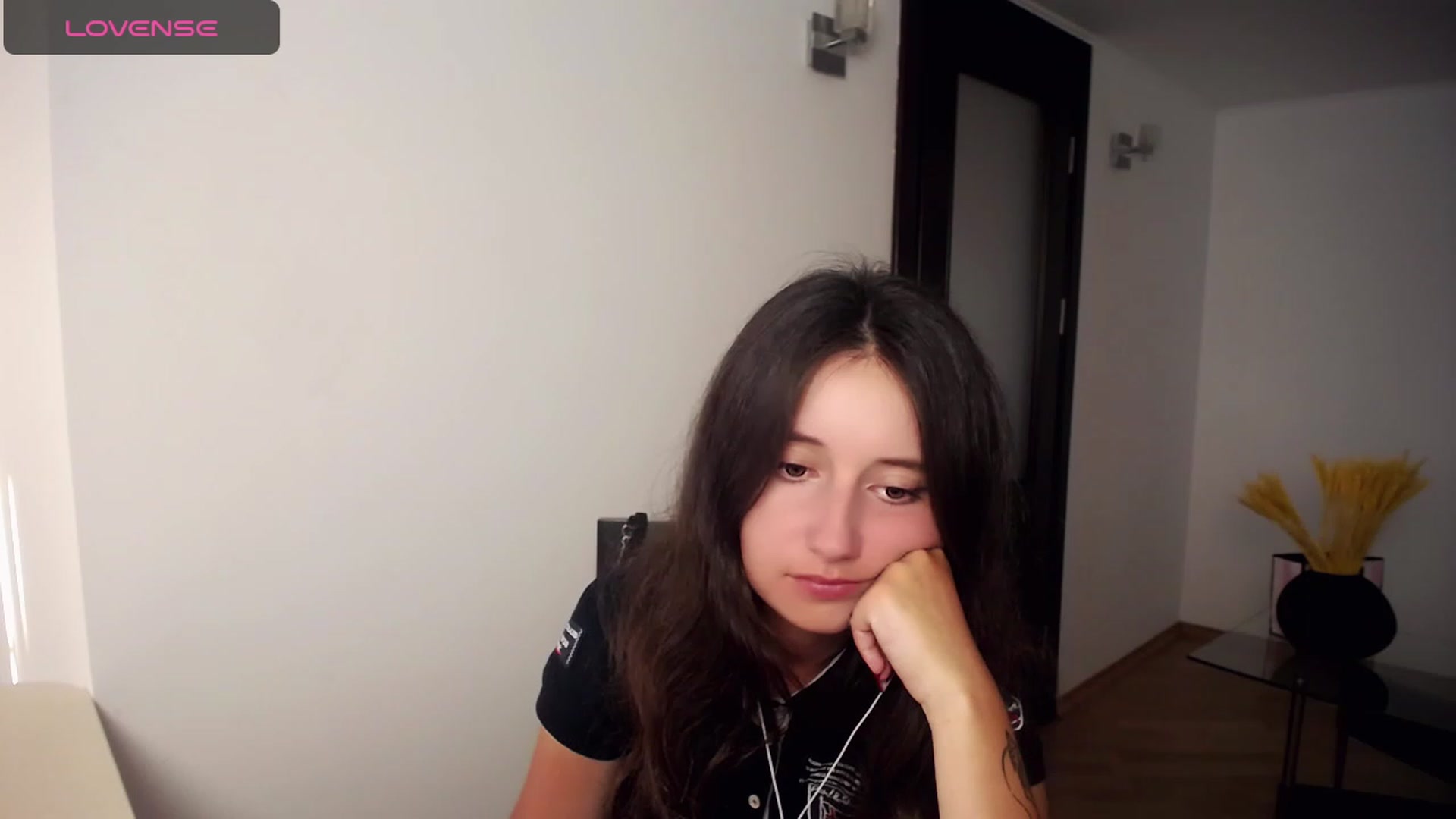 Gallery image thumbnail from KiraSupreme's myfreecams stream on, 09/18/2023, 15:34 image 14 of 20