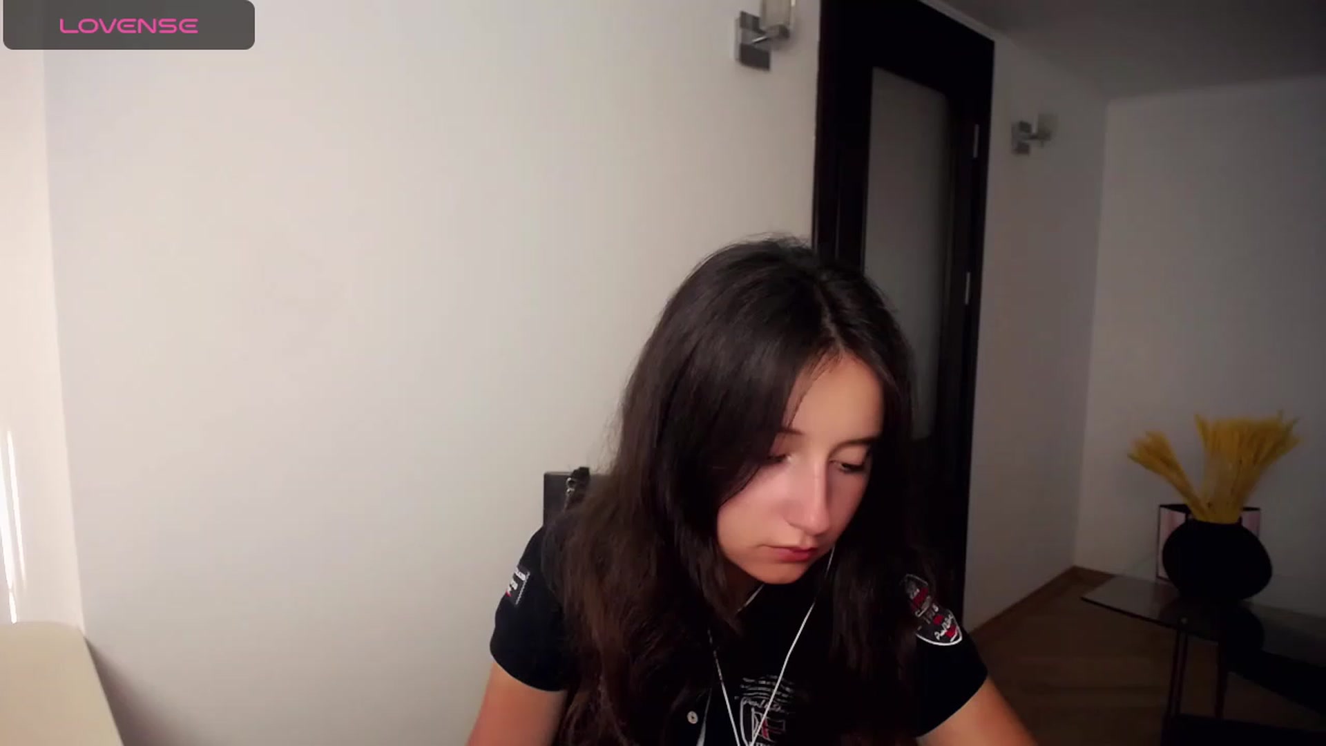 Gallery image thumbnail from KiraSupreme's myfreecams stream on, 09/18/2023, 15:34 image 15 of 20