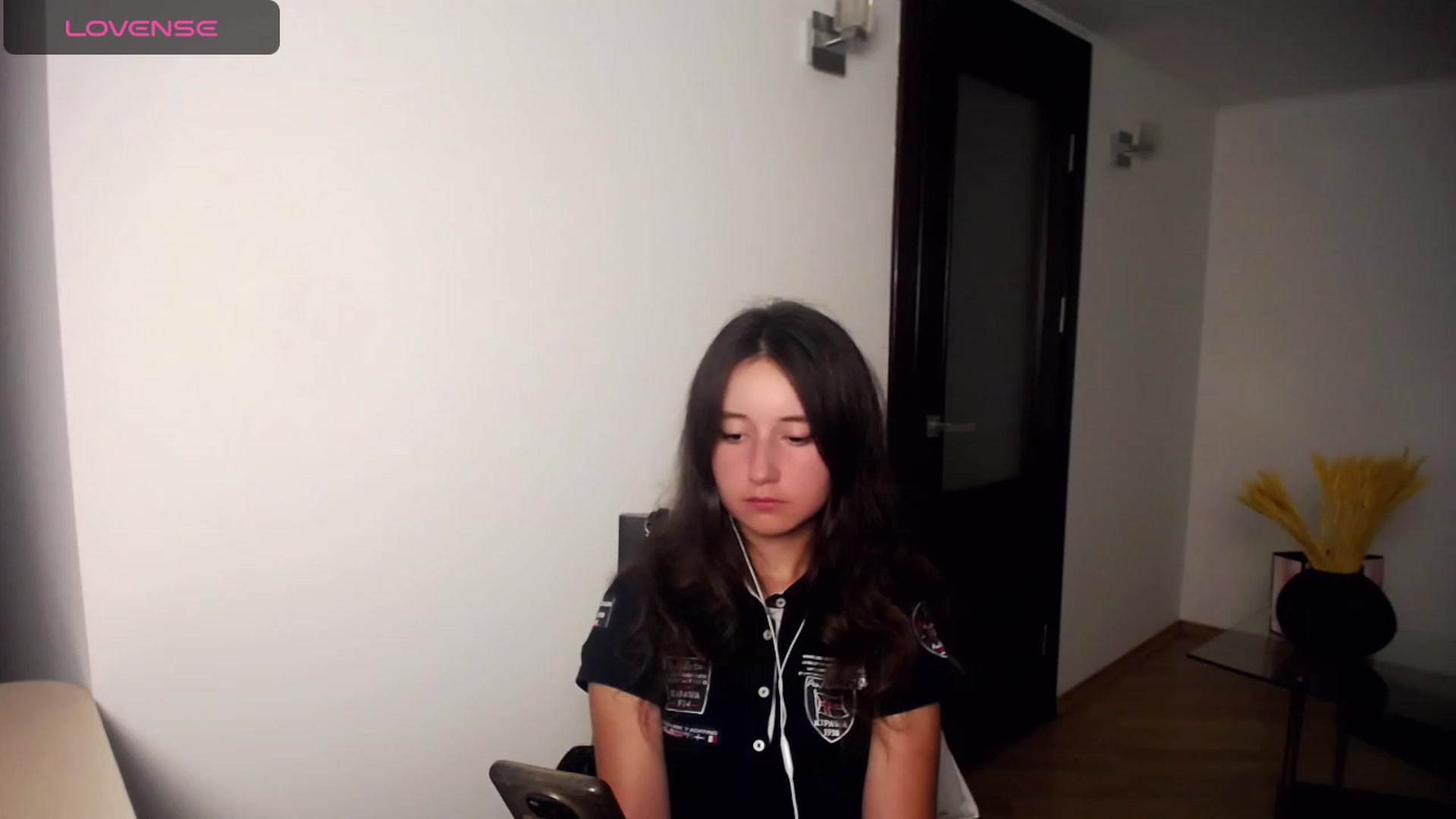 Gallery image thumbnail from KiraSupreme's myfreecams stream on, 09/18/2023, 17:24 image 17 of 20