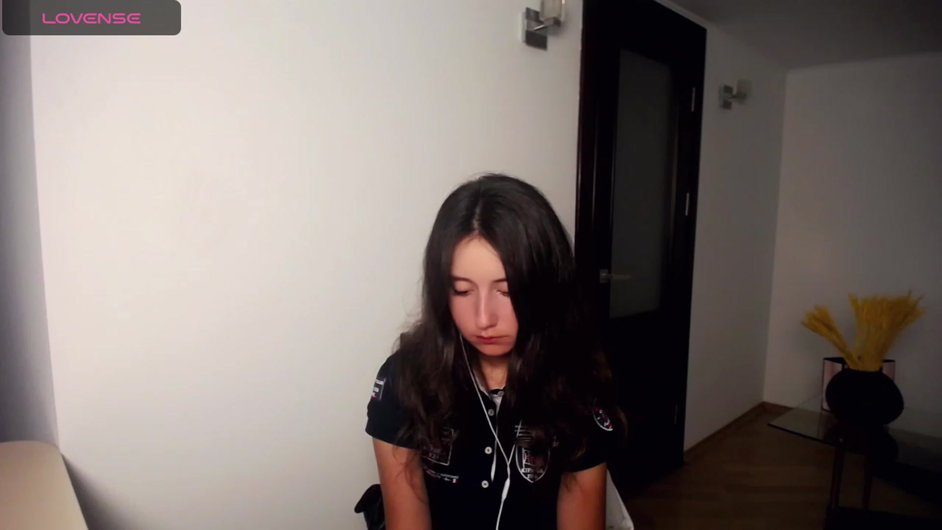 Gallery image thumbnail from KiraSupreme's myfreecams stream on, 09/18/2023, 17:24 image 6 of 20