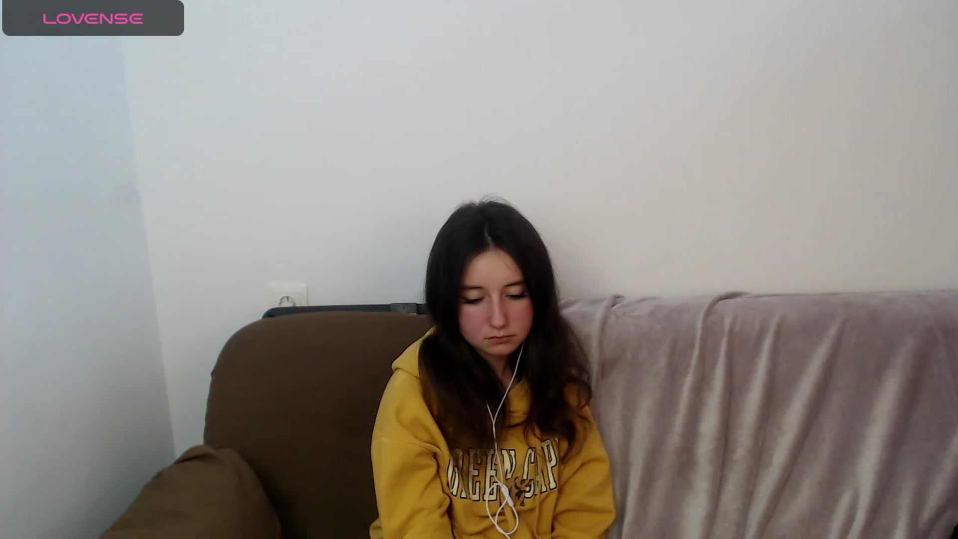 Gallery image thumbnail from KiraSupreme's myfreecams stream on, 10/17/2023, 13:38 image 9 of 20