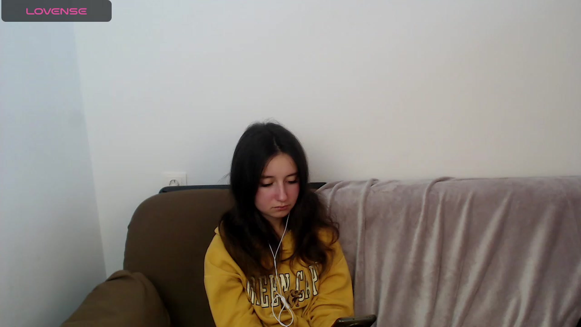 Gallery image thumbnail from KiraSupreme's myfreecams stream on, 10/17/2023, 13:38 image 10 of 20