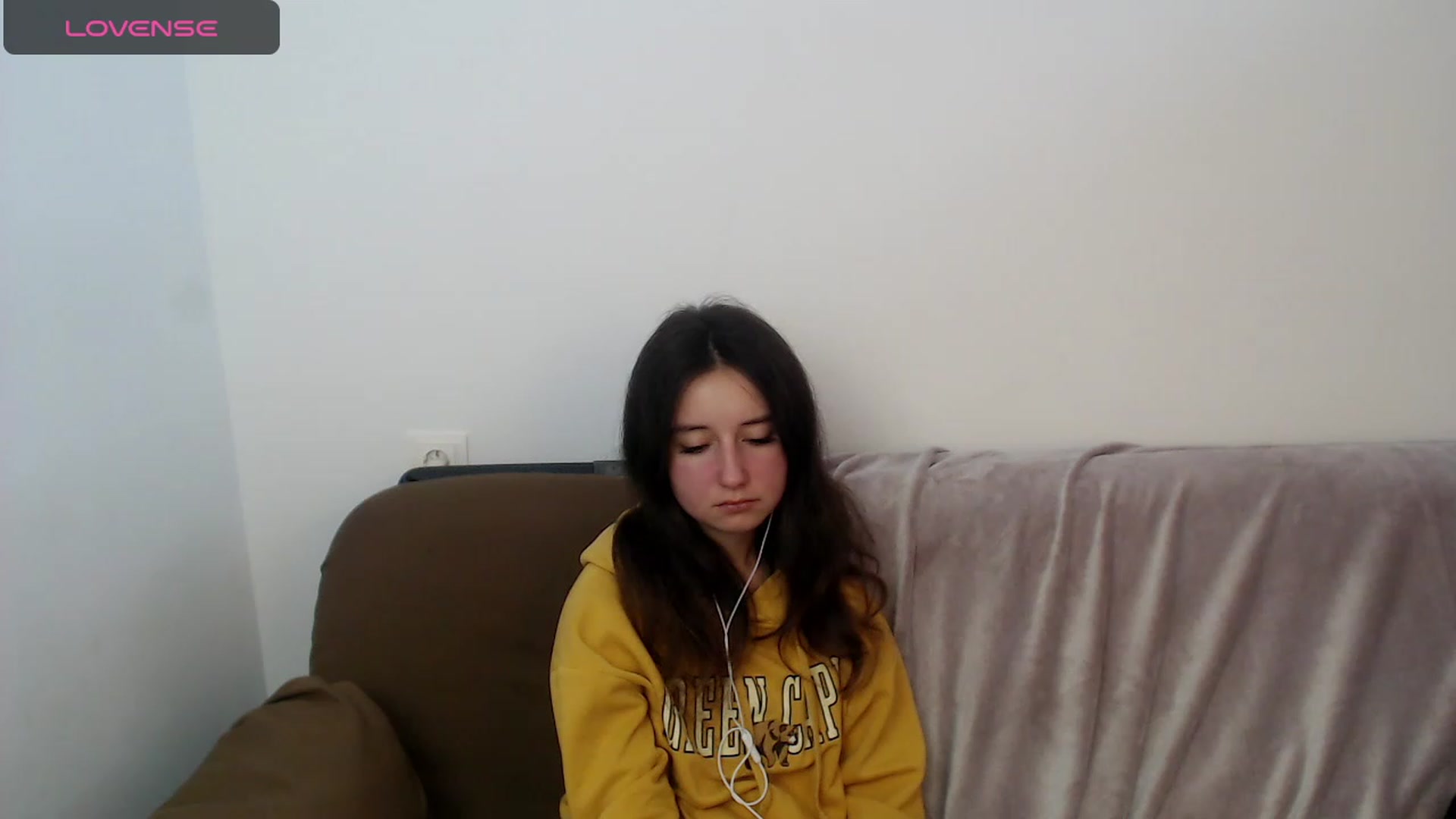 Gallery image thumbnail from KiraSupreme's myfreecams stream on, 10/17/2023, 13:38 image 6 of 20
