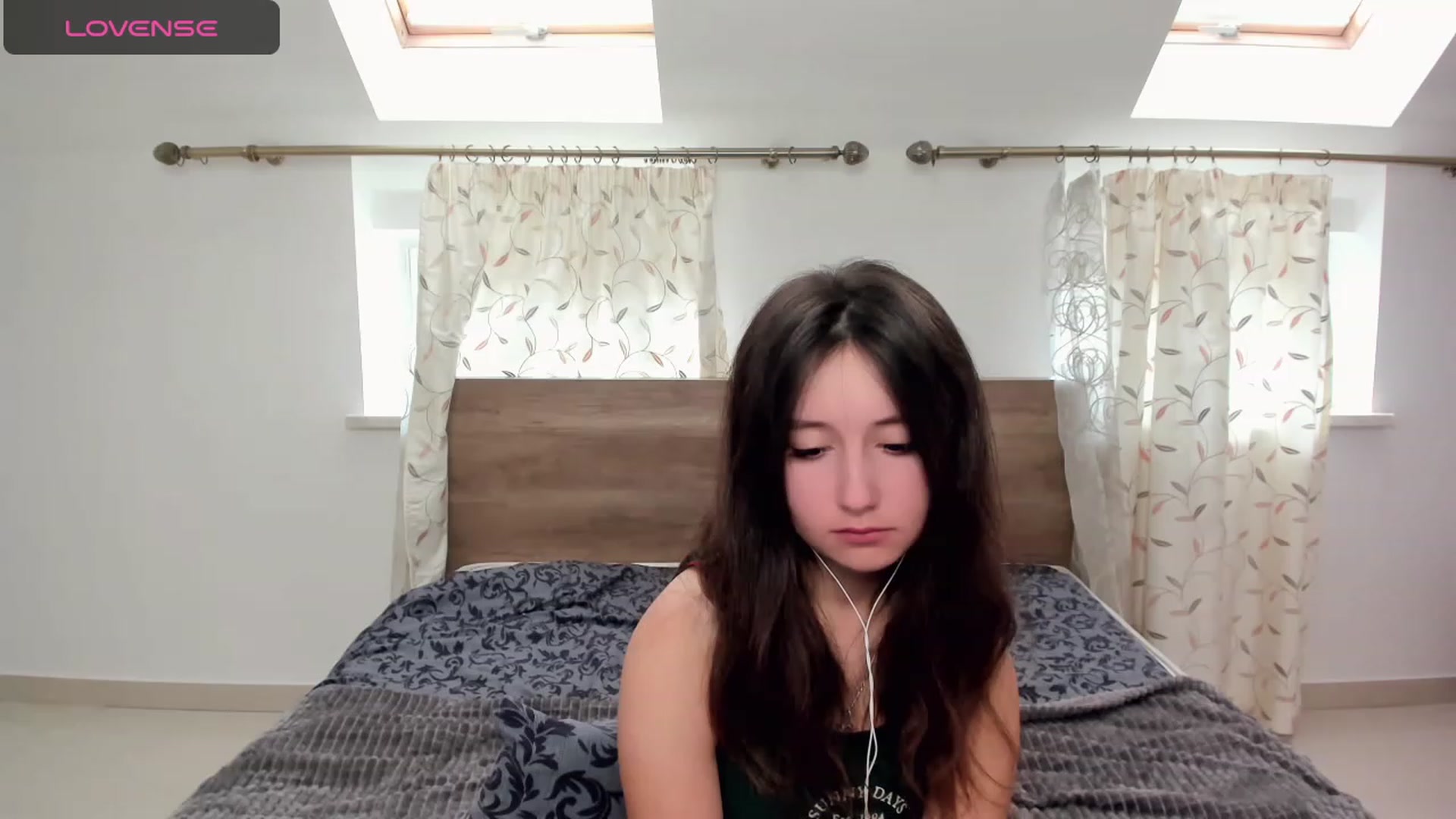 Gallery image thumbnail from KiraSupreme's myfreecams stream on, 10/19/2023, 09:53 image 2 of 20
