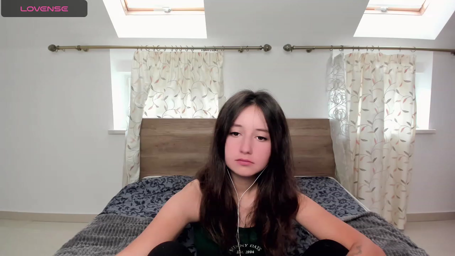 Gallery image thumbnail from KiraSupreme's myfreecams stream on, 10/19/2023, 09:53 image 16 of 20