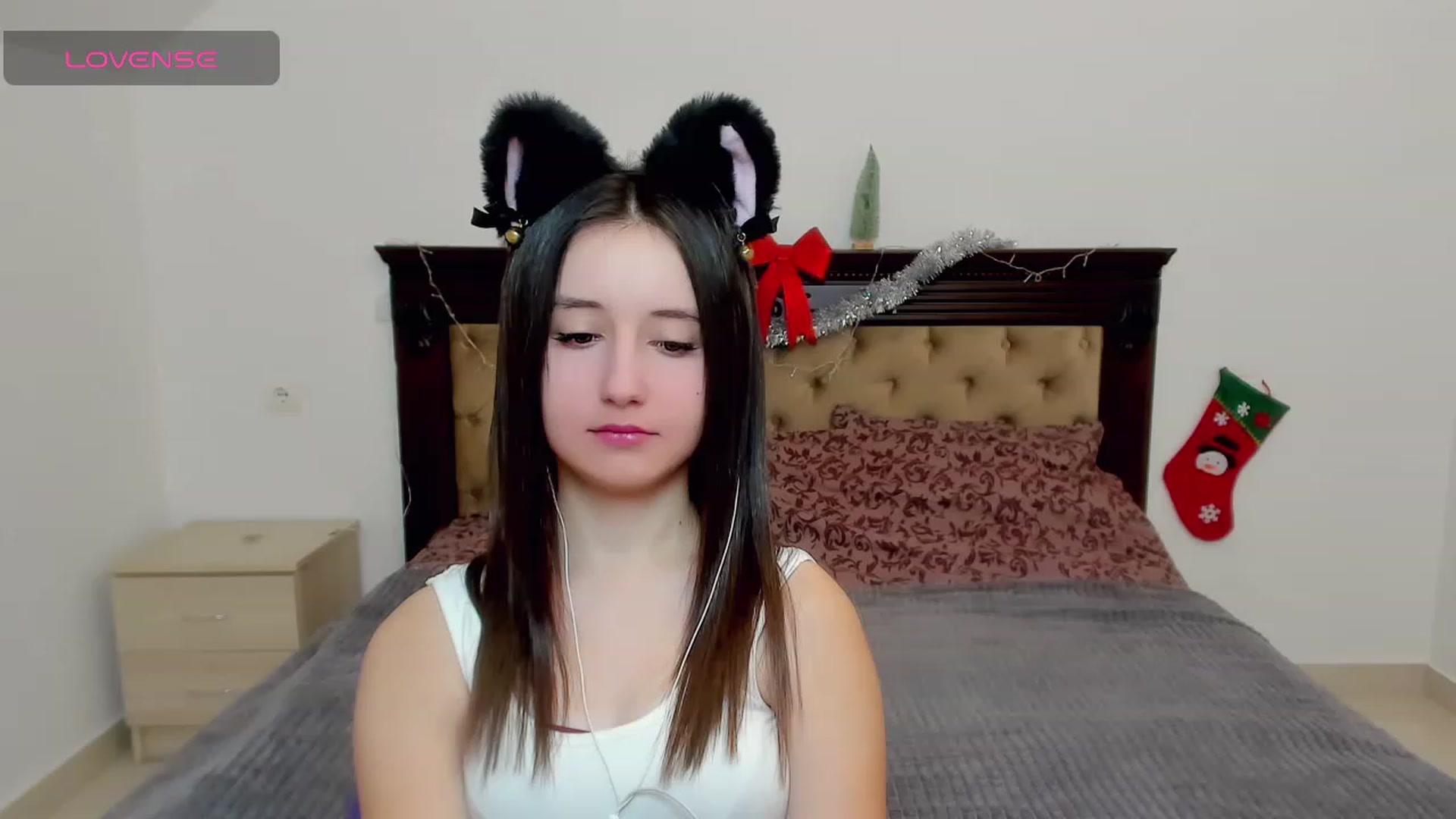Gallery image thumbnail from KiraSupreme's myfreecams stream on, 01/06/2024, 14:25 image 5 of 20