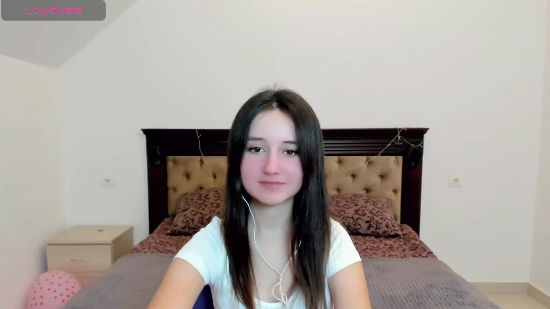 Gallery image thumbnail from KiraSupreme's myfreecams stream on, 03/01/2024, 14:33 image 6 of 20