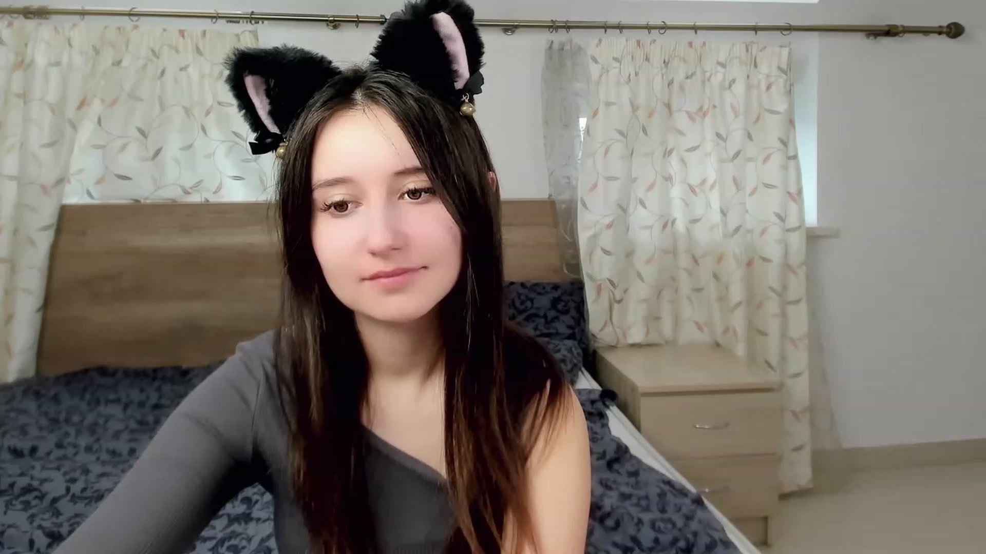 Gallery image thumbnail from KiraSupreme's myfreecams stream on, 03/04/2024, 08:27 image 13 of 20