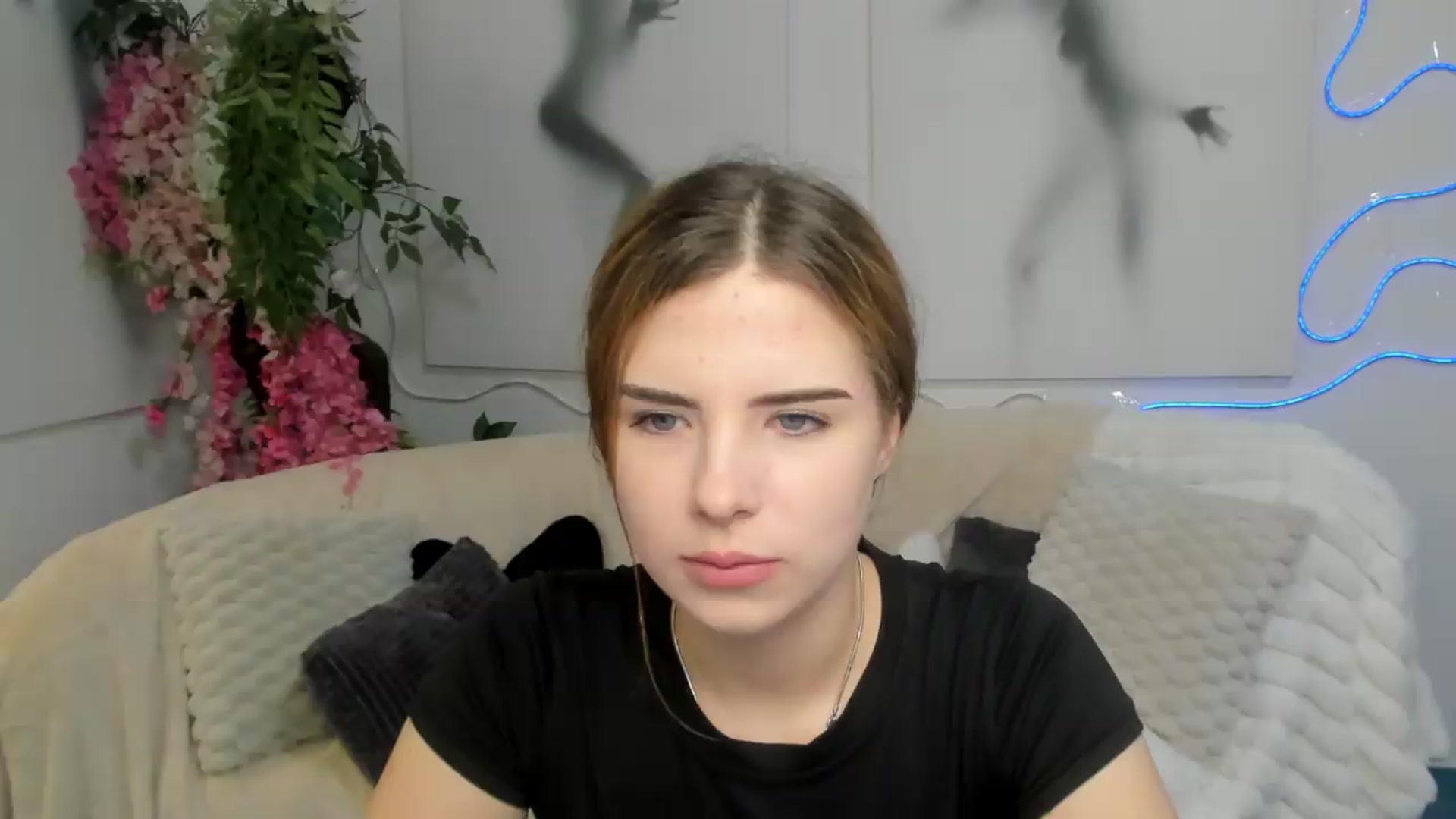 Gallery image thumbnail from KiraVane's myfreecams stream on, 09/08/2026, 06:58 image 1 of 20