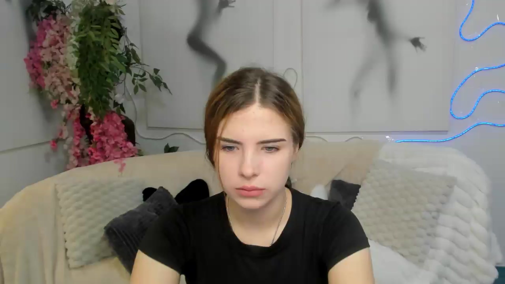 Gallery image thumbnail from KiraVane's myfreecams stream on, 09/08/2026, 07:18 image 9 of 20