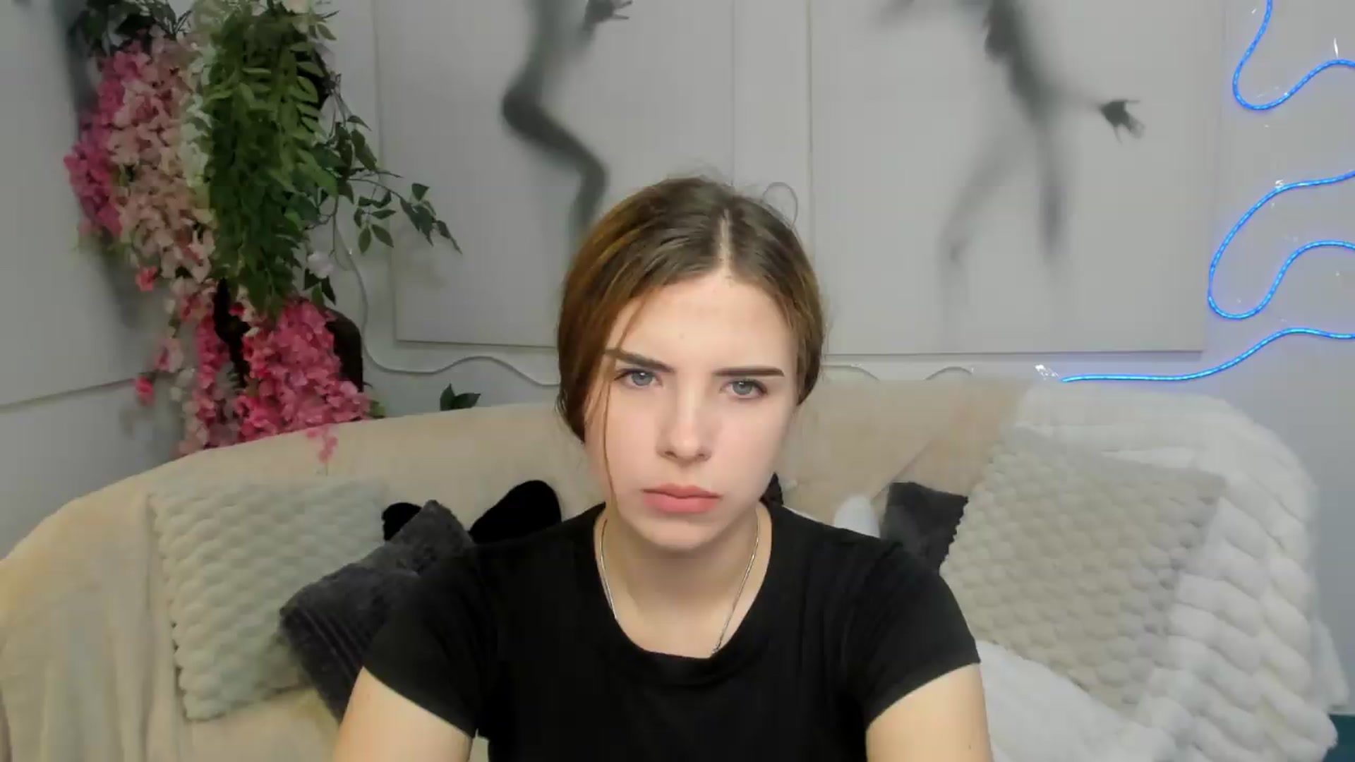 Gallery image thumbnail from KiraVane's myfreecams stream on, 09/08/2026, 07:18 image 6 of 20