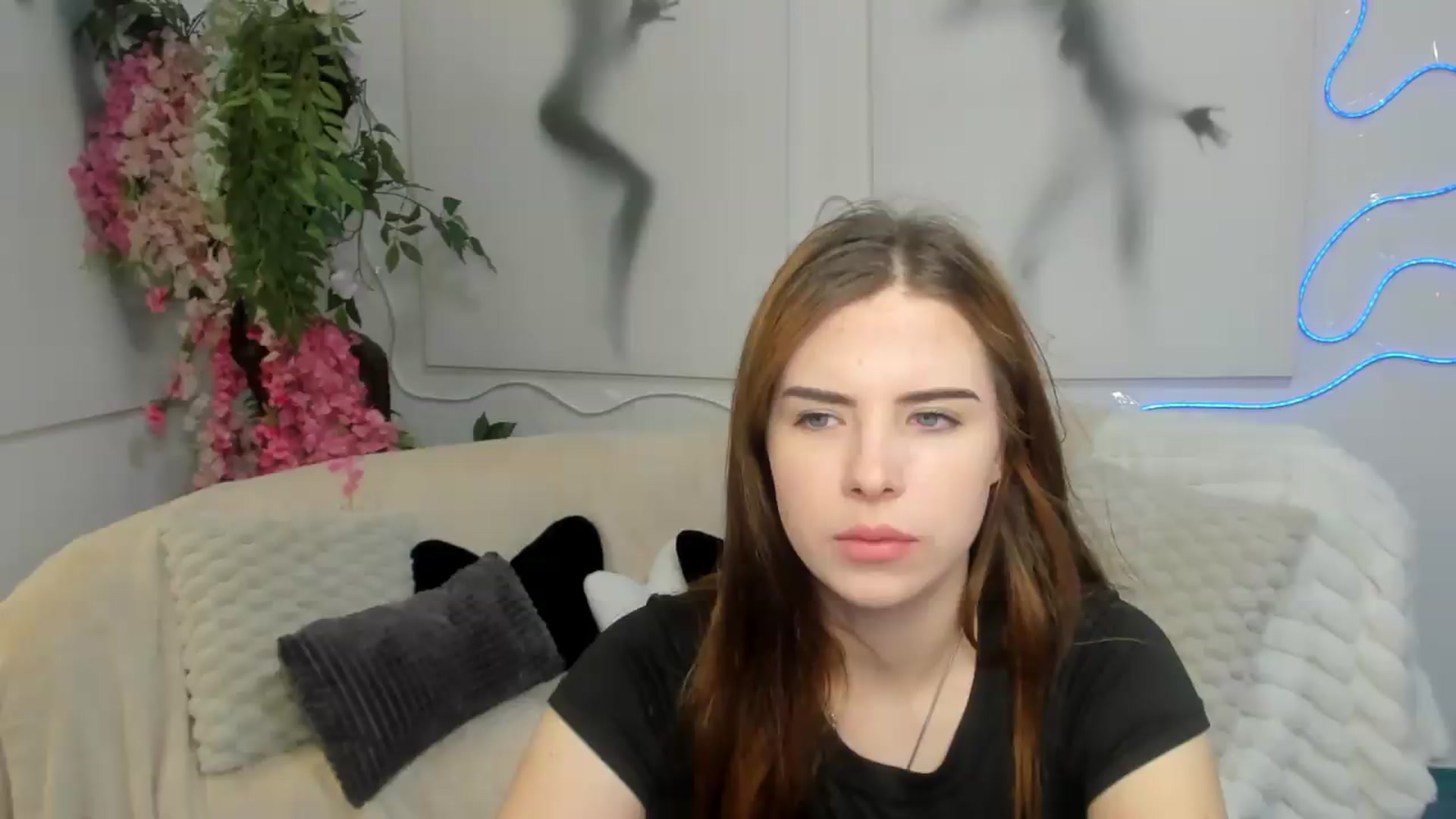 Gallery image thumbnail from KiraVane's myfreecams stream on, 09/08/2026, 08:51 image 10 of 20