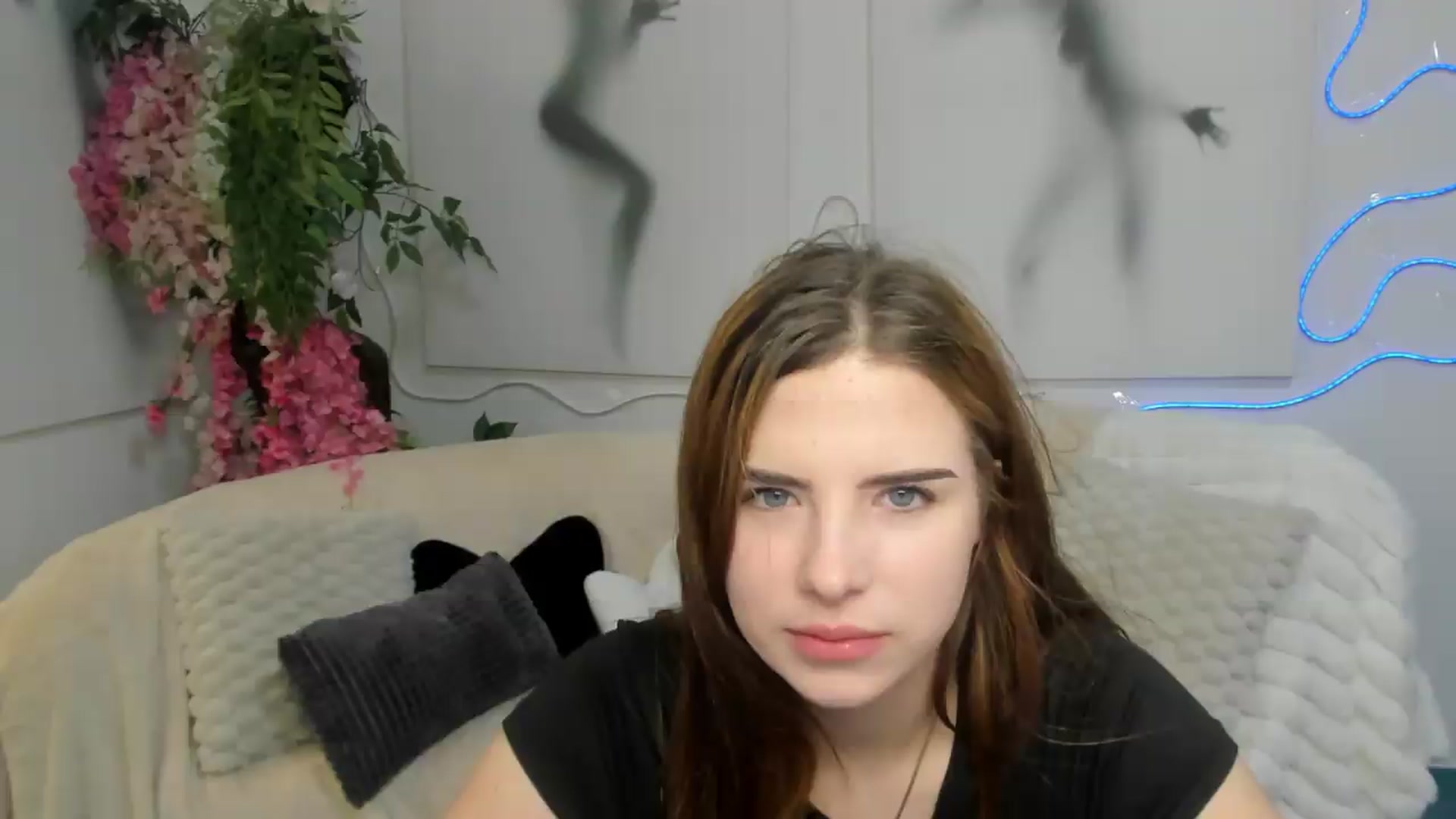 Gallery image thumbnail from KiraVane's myfreecams stream on, 09/08/2026, 08:51 image 19 of 20
