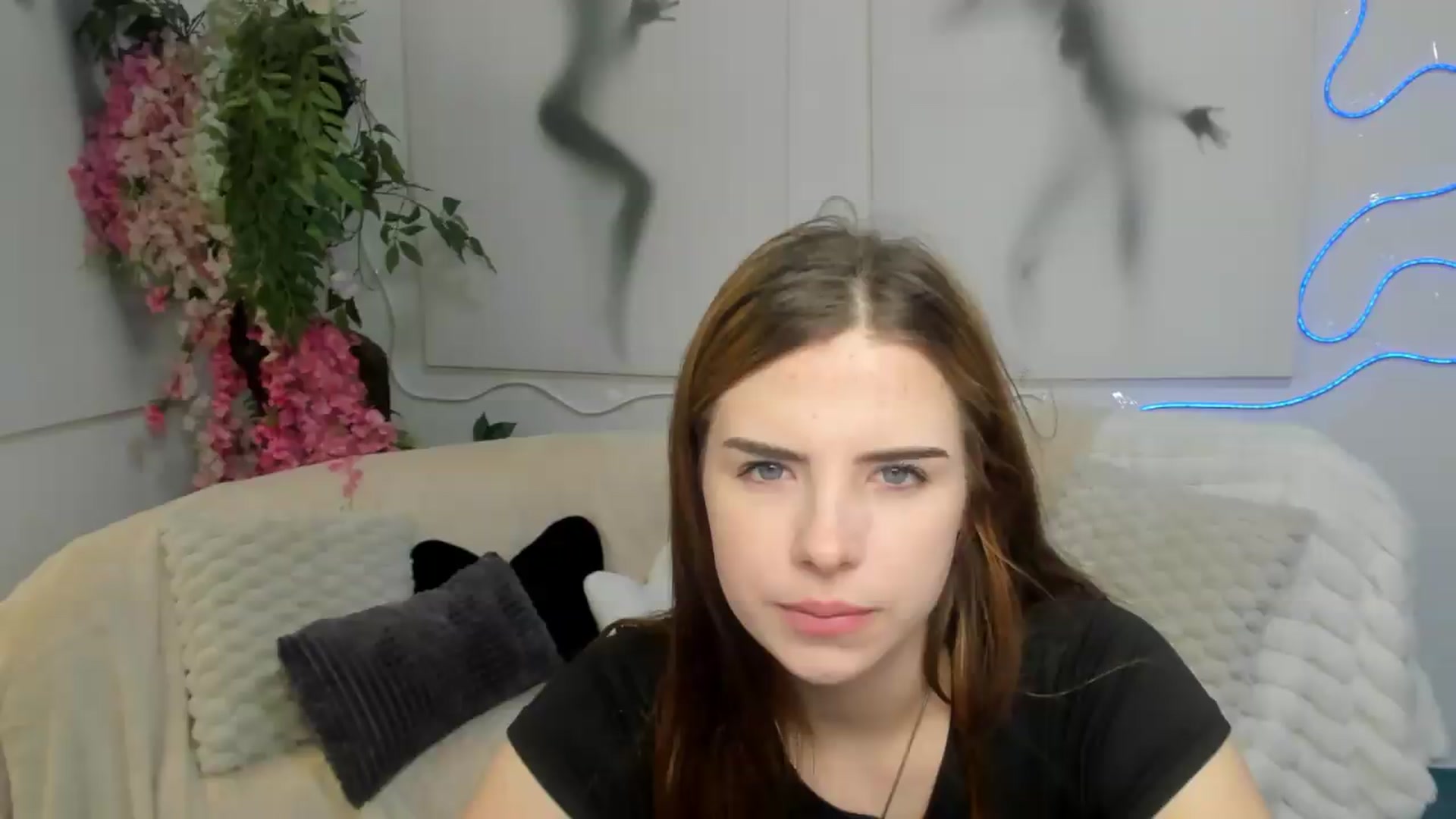 Gallery image thumbnail from KiraVane's myfreecams stream on, 09/08/2026, 08:51 image 2 of 20
