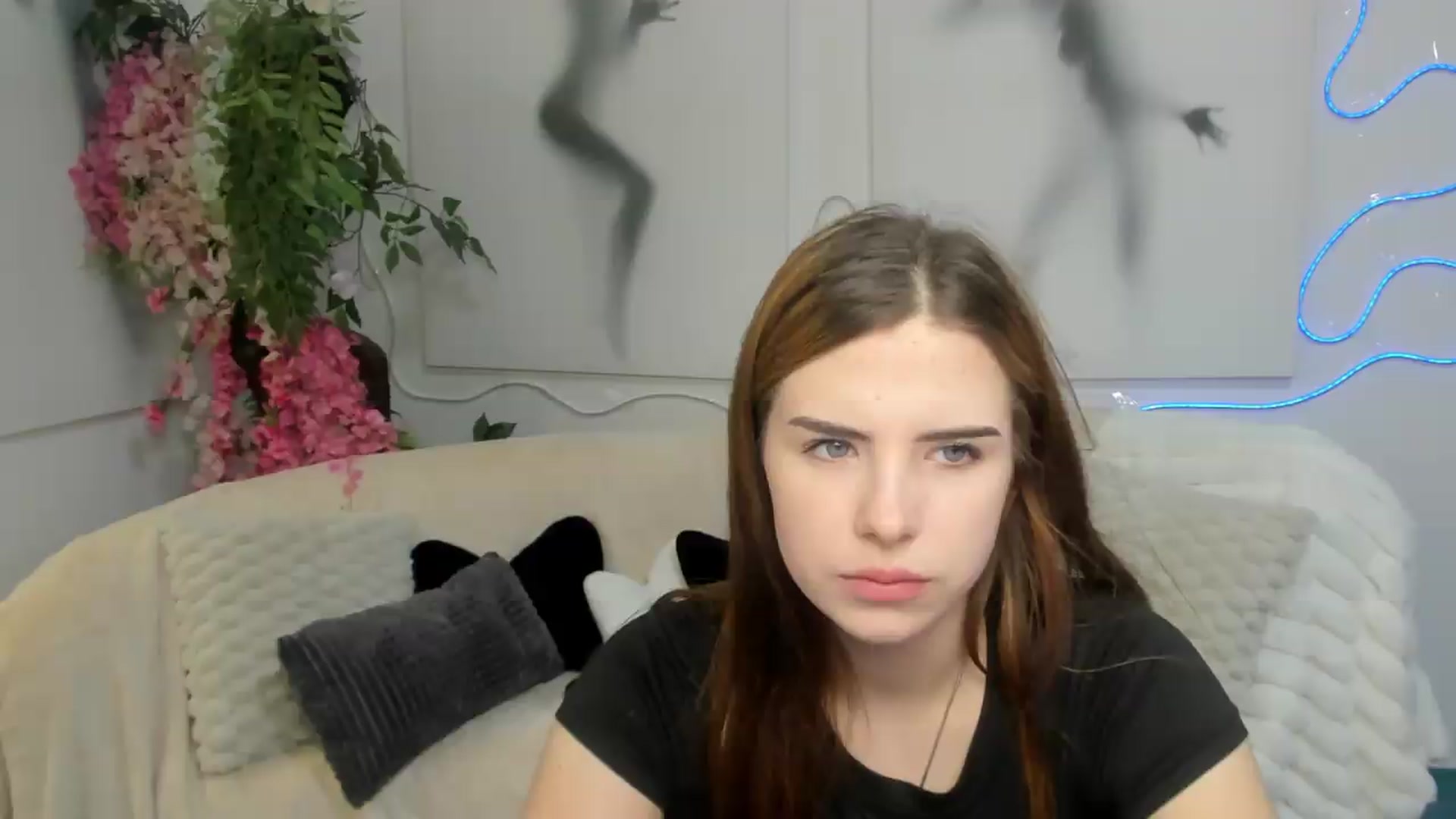 Gallery image thumbnail from KiraVane's myfreecams stream on, 09/08/2026, 08:51 image 3 of 20